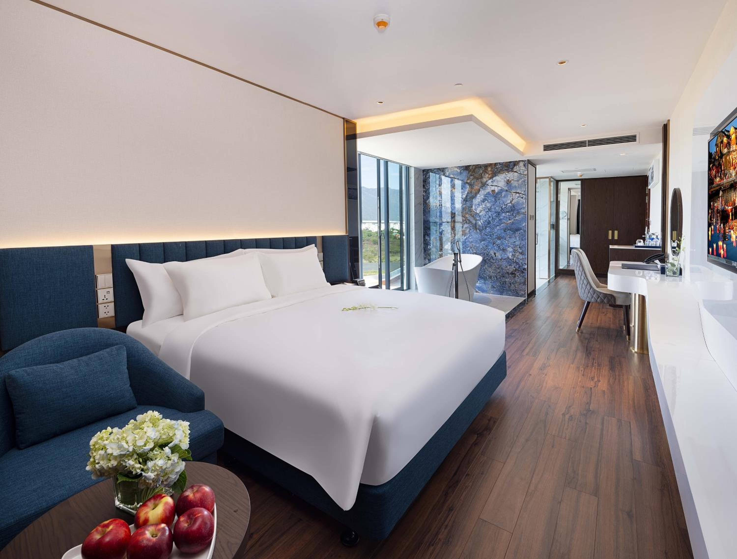 Romantic Suite - Photo 8