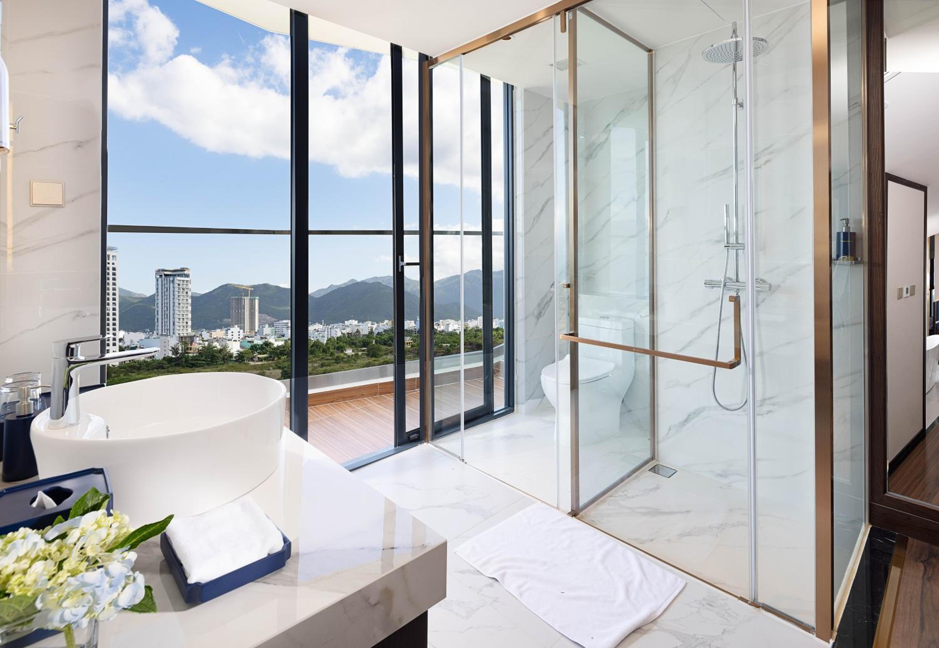 Romantic Suite - Photo 3