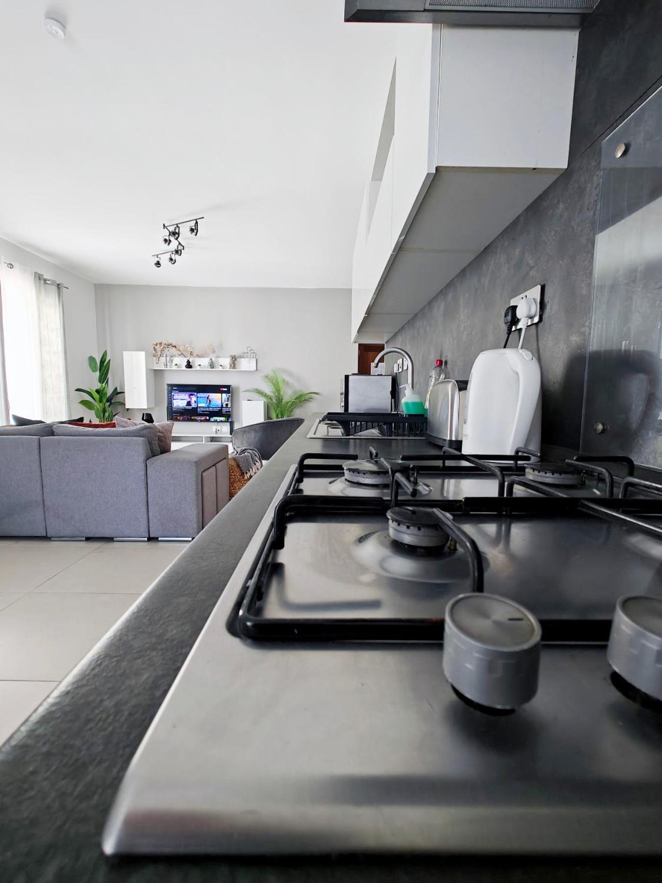 Apartment photo 2