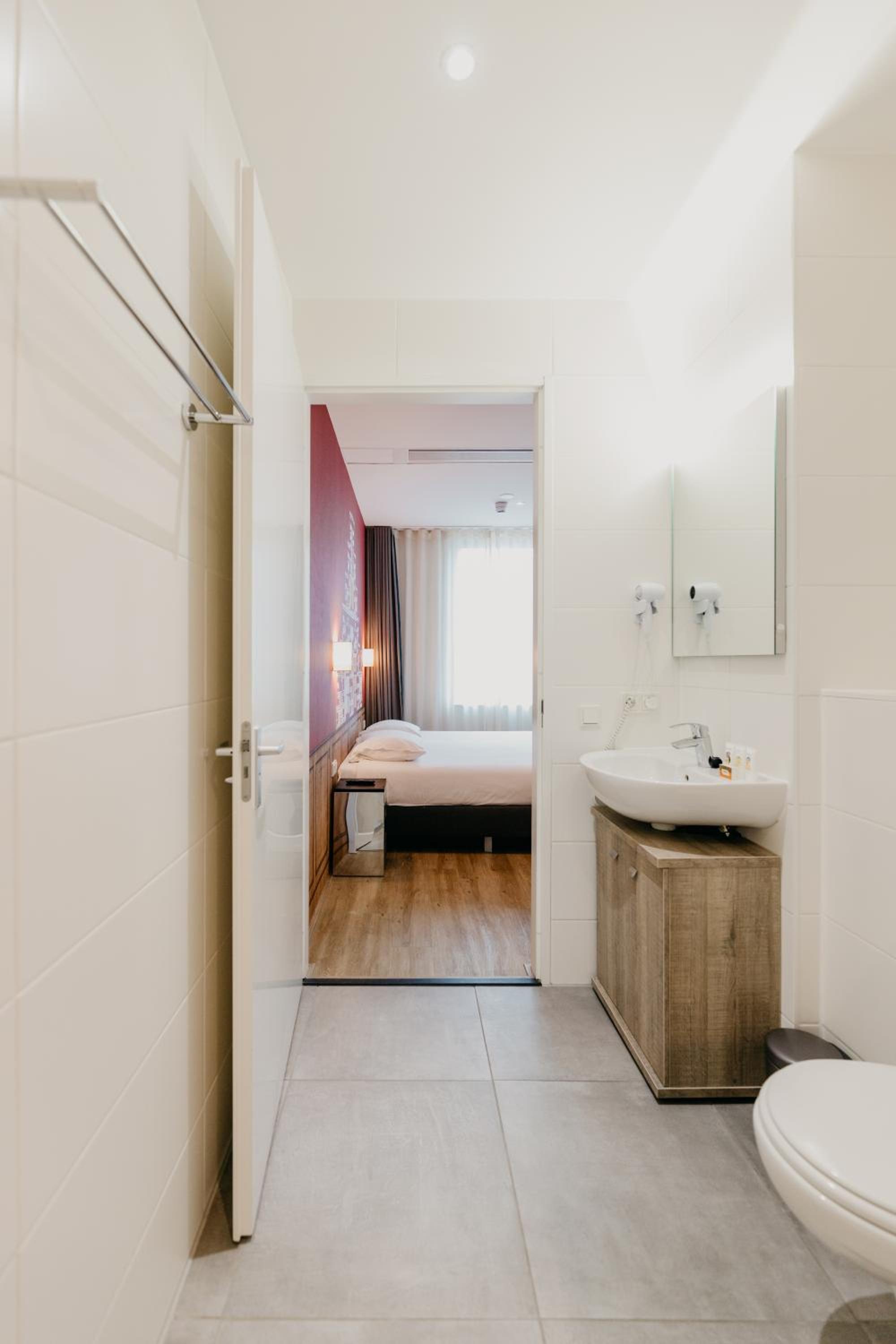 One-Bedroom Executive Apartment photo 2