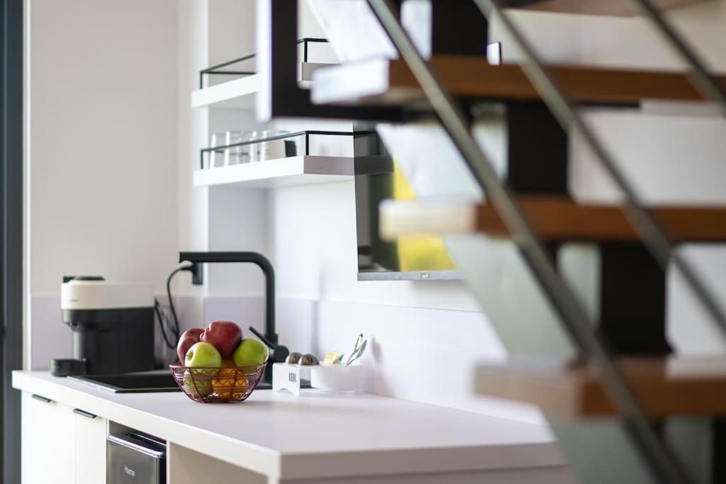 One-Bedroom Apartment with Balcony photo 2