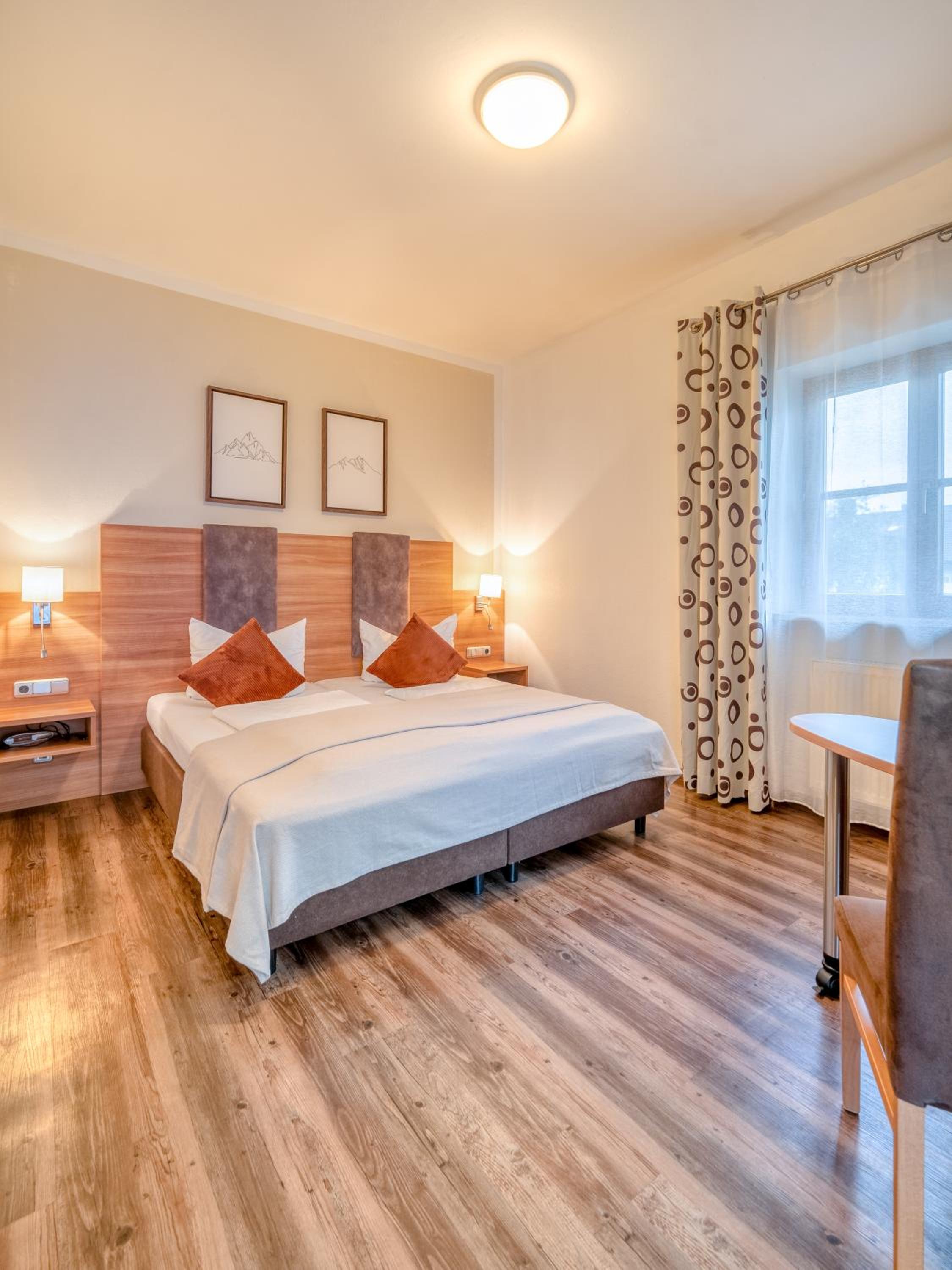 Double Room with Balcony or Terrace - Photo 9