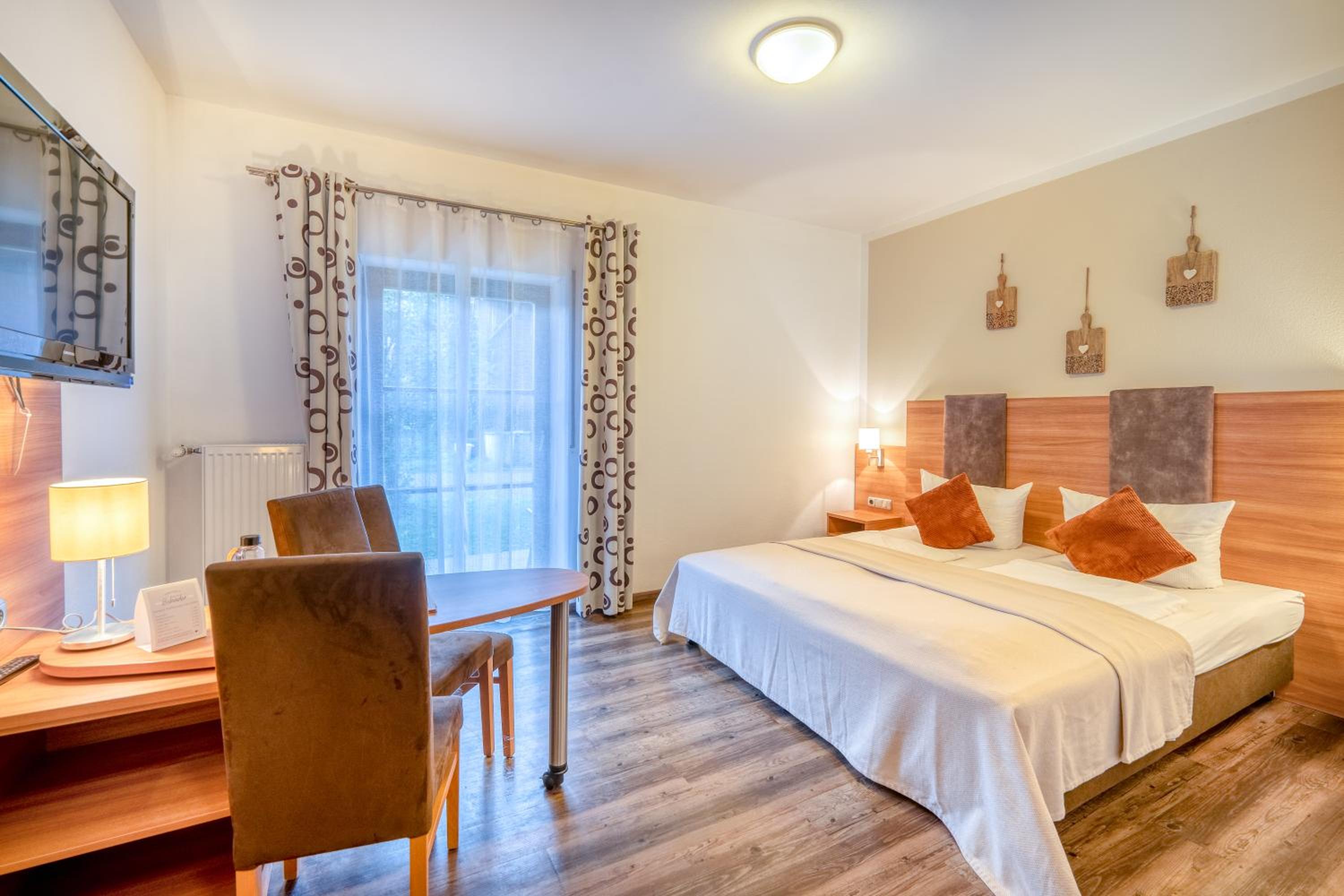 Double Room with Balcony or Terrace - Photo 8