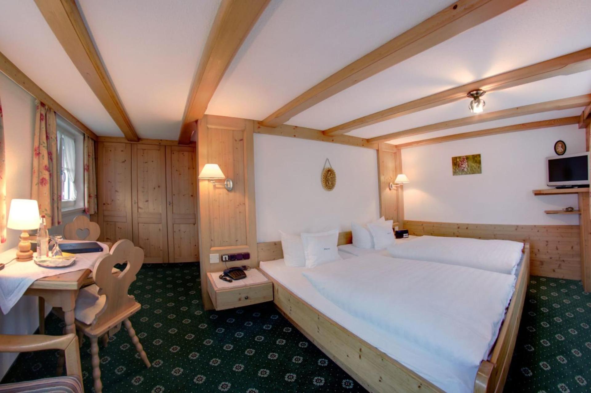 Standard Double Room - Photo 3