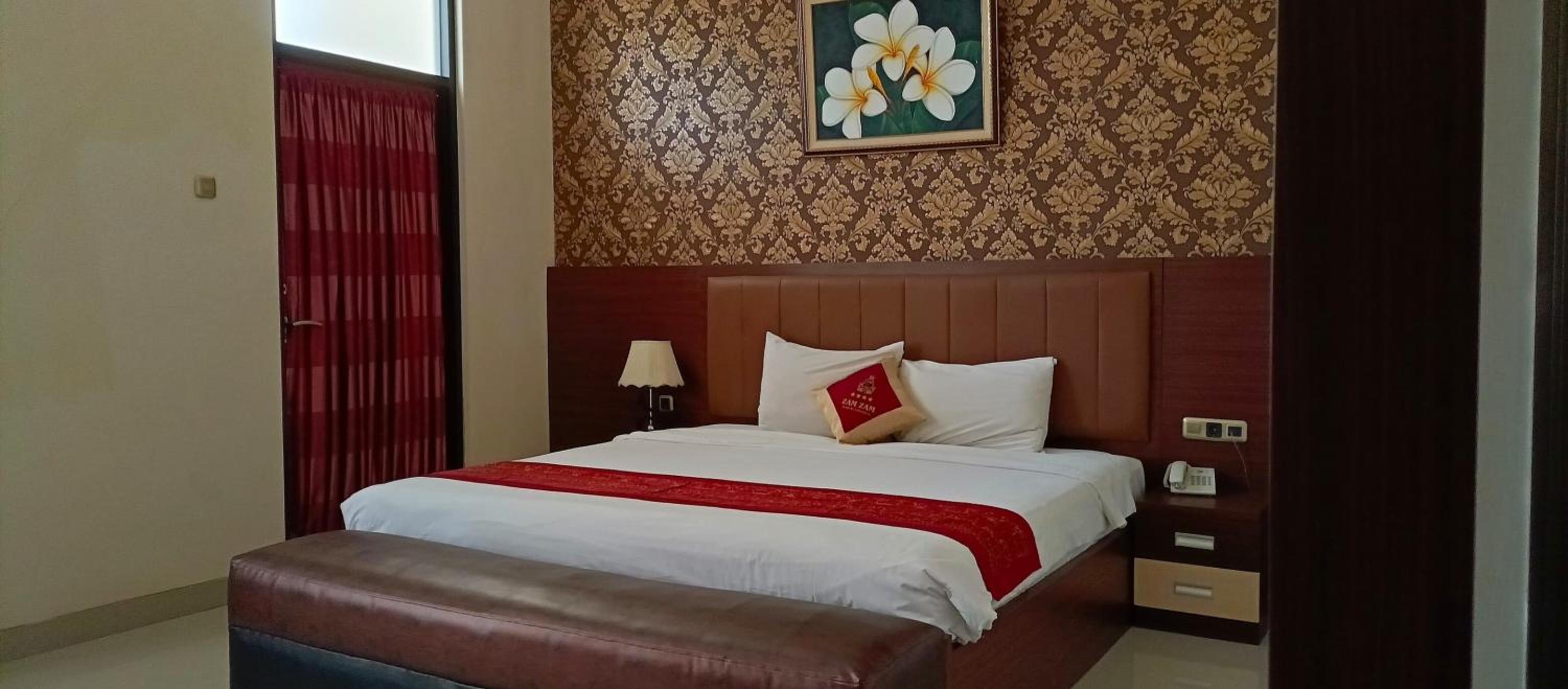 Deluxe Queen Room - Photo 3