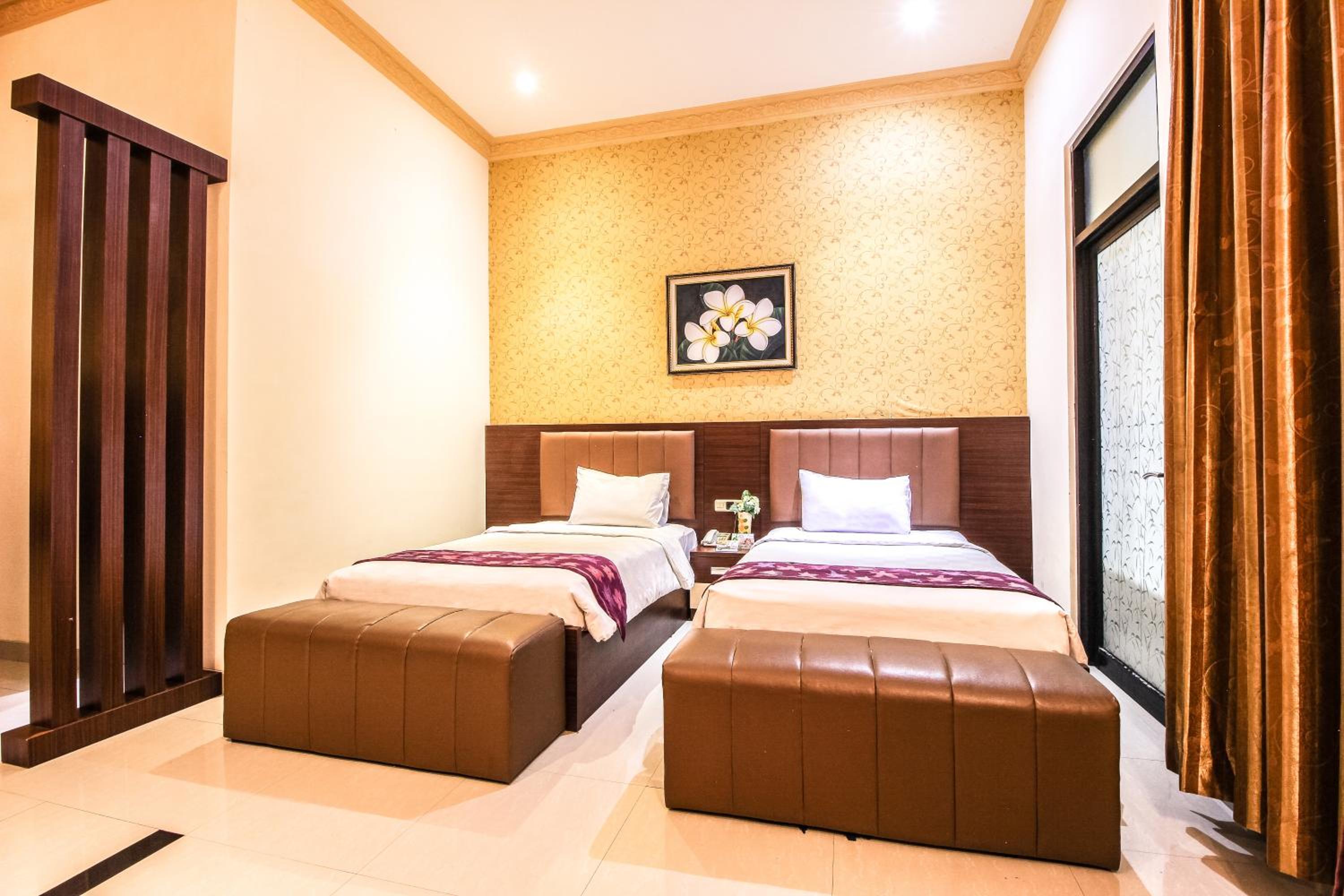 Deluxe Queen Room - Photo 7