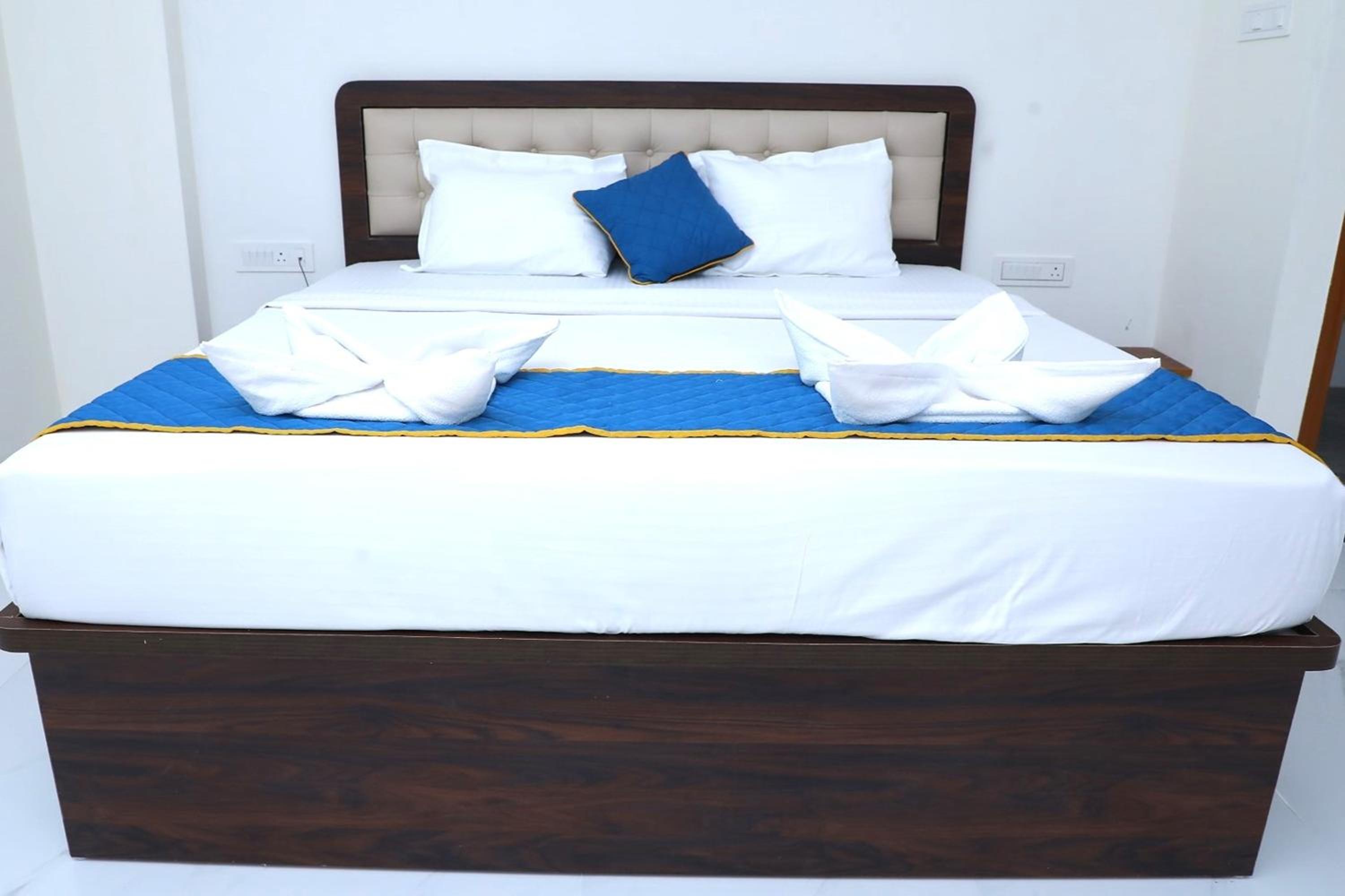 Large Double Room photo 1