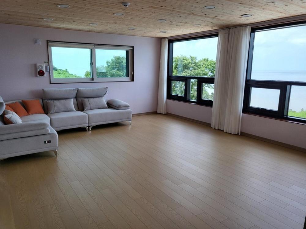 One-Bedroom Villa photo 1
