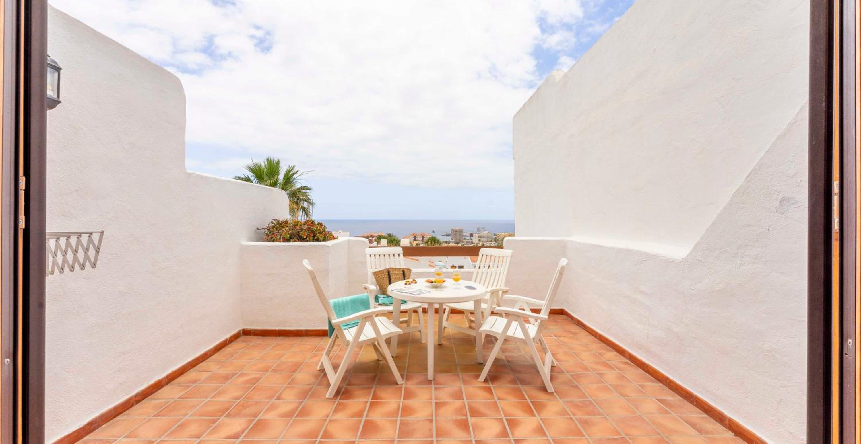 Two-Bedroom Apartment with Sea View photo 3