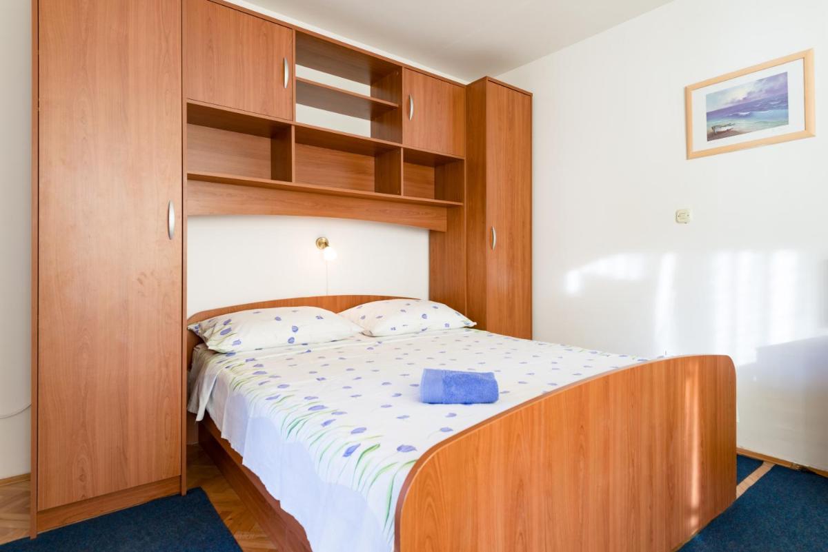 Studio Apartment photo 3