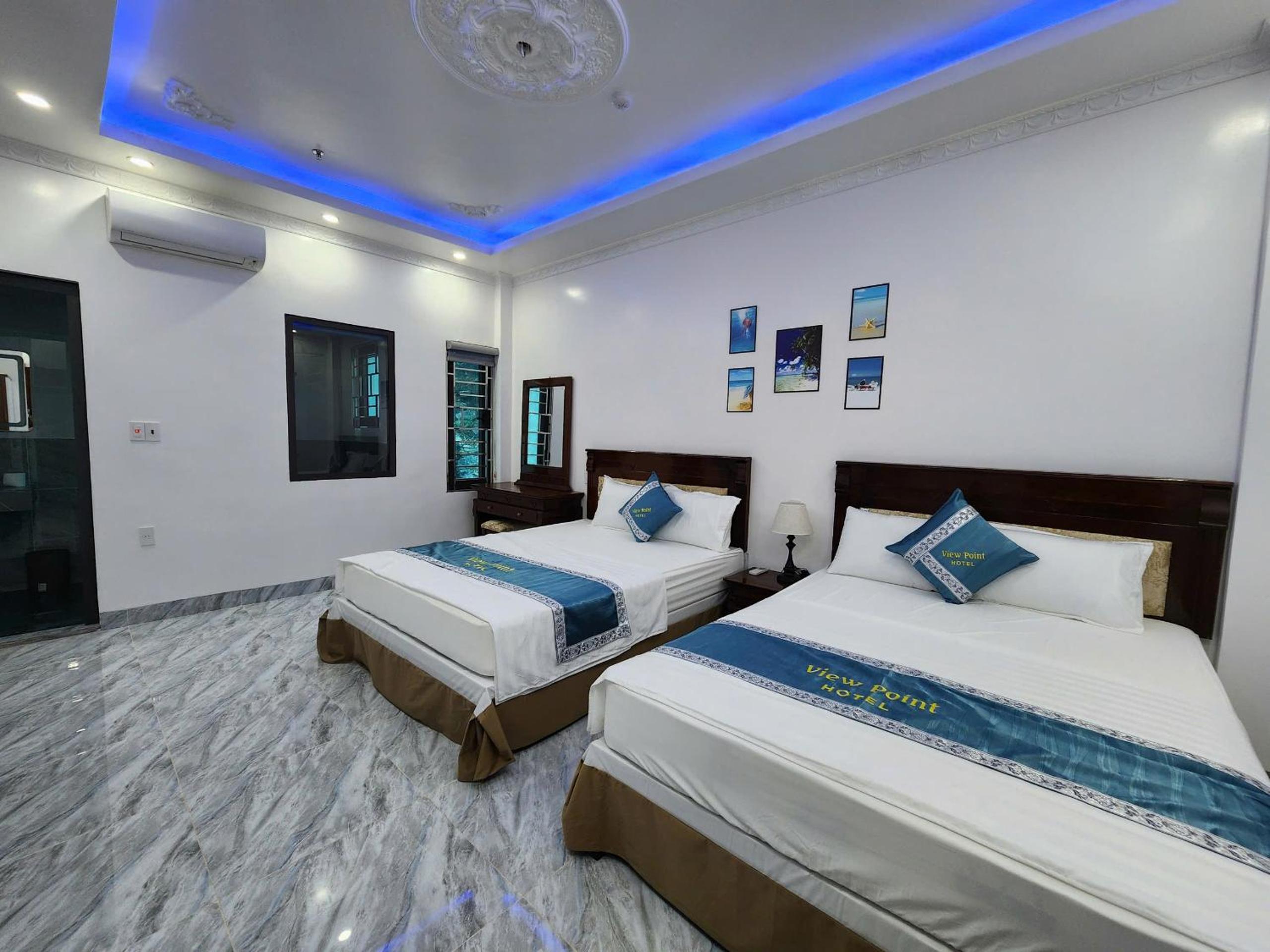 Double Or Twin Room With Side Sea View