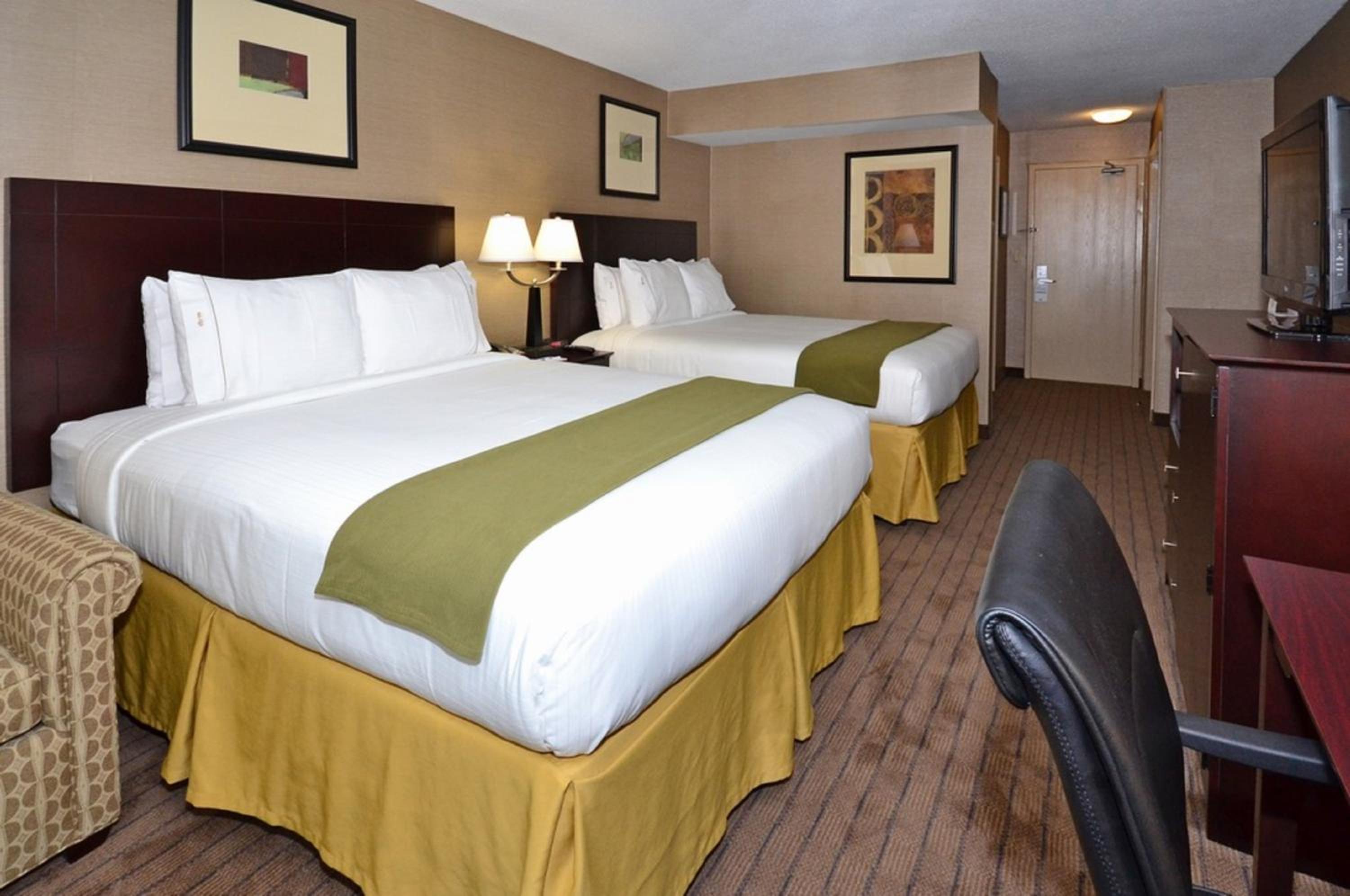 Standard King Room - Photo 3