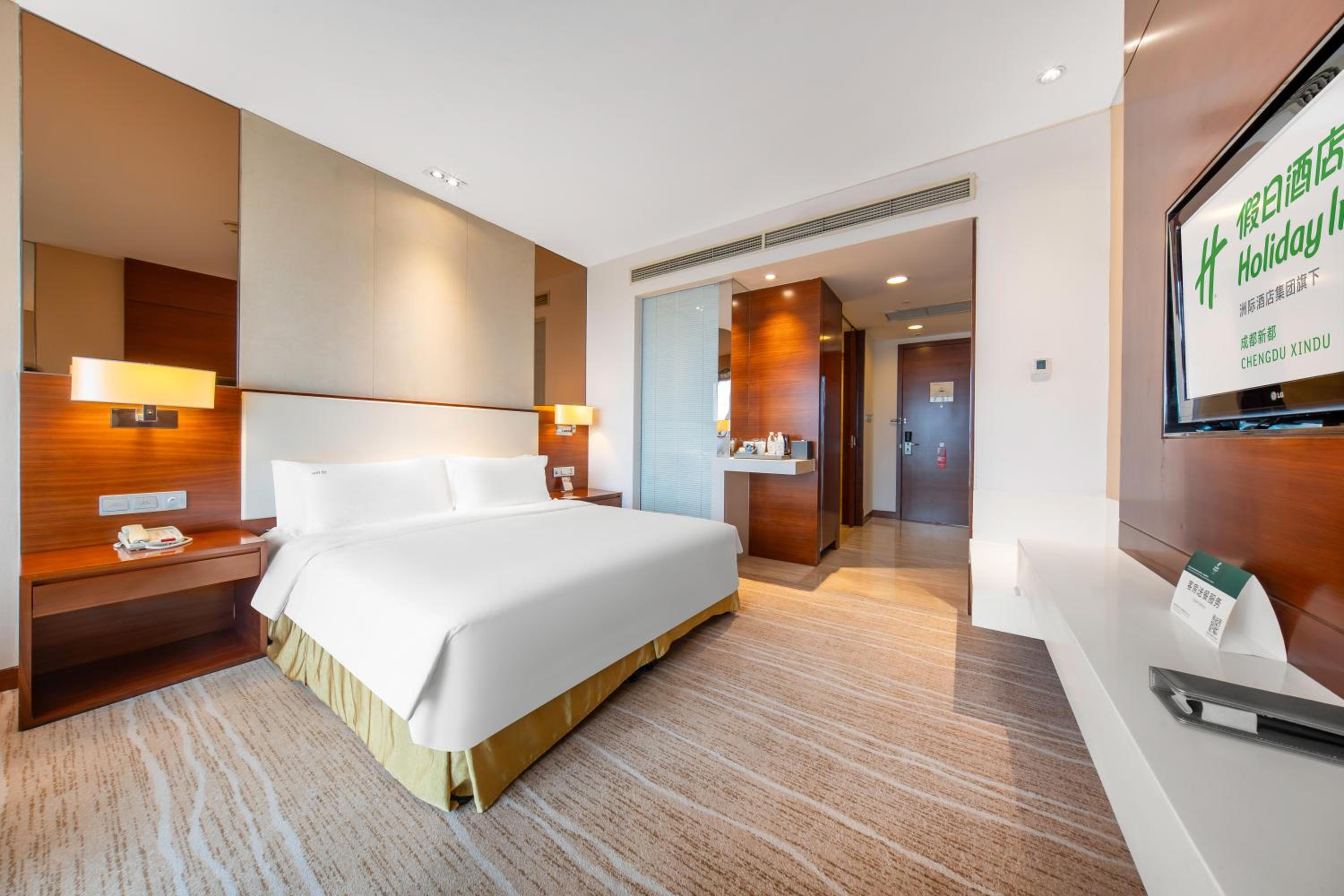 Premium King Room - Smoking - Photo 1