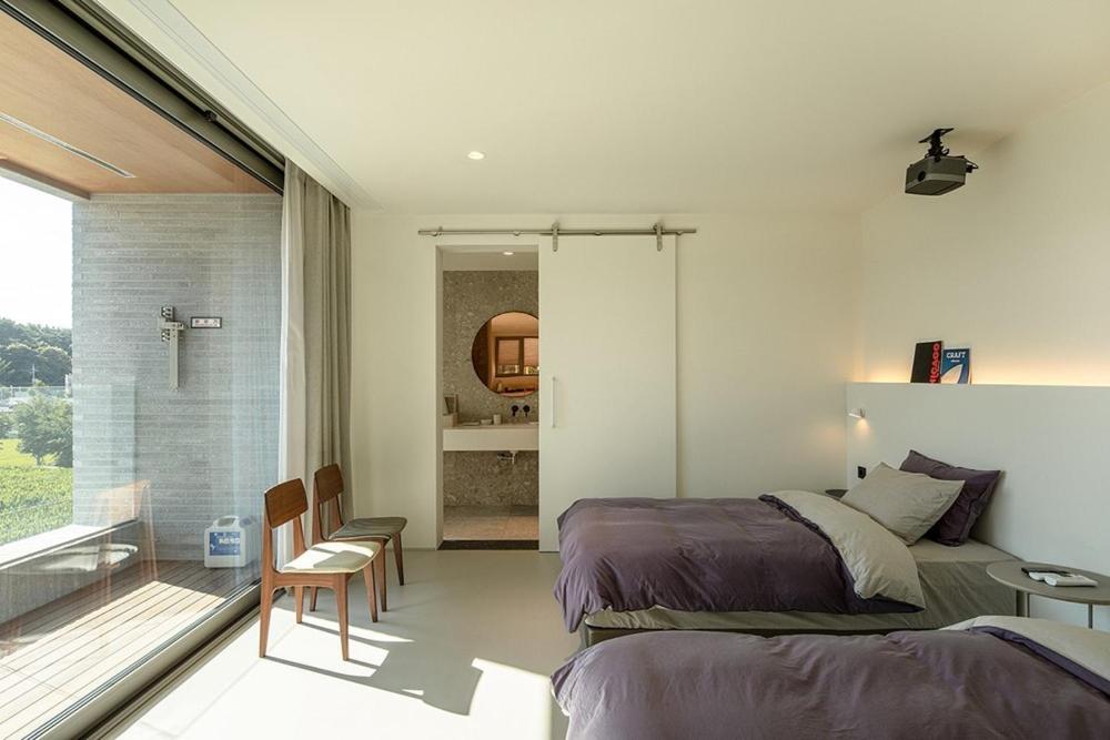 Double Room 5 photo 1