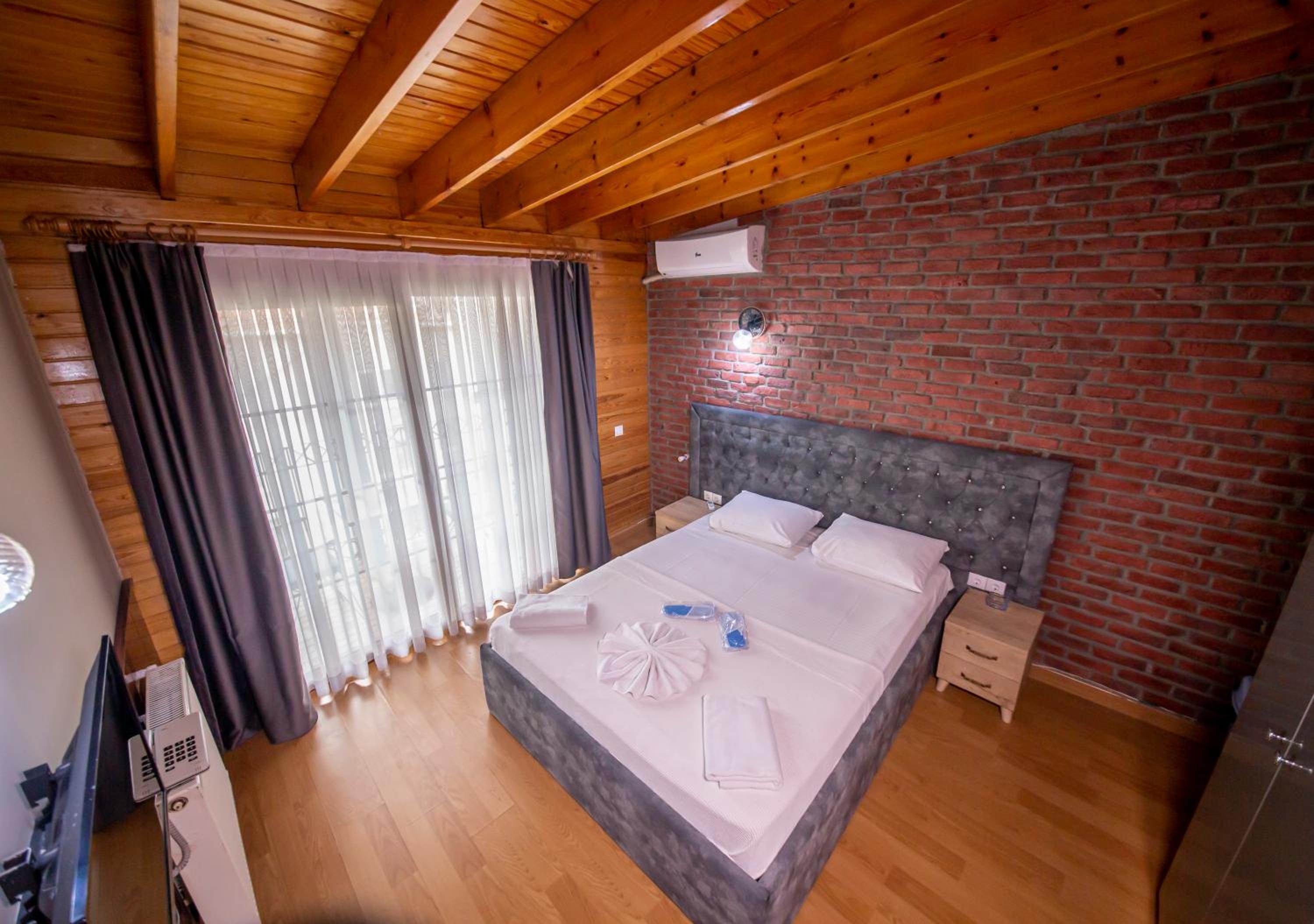 Economy Double Room photo 1