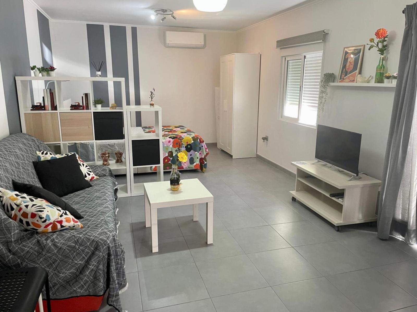 One-Bedroom House photo 3