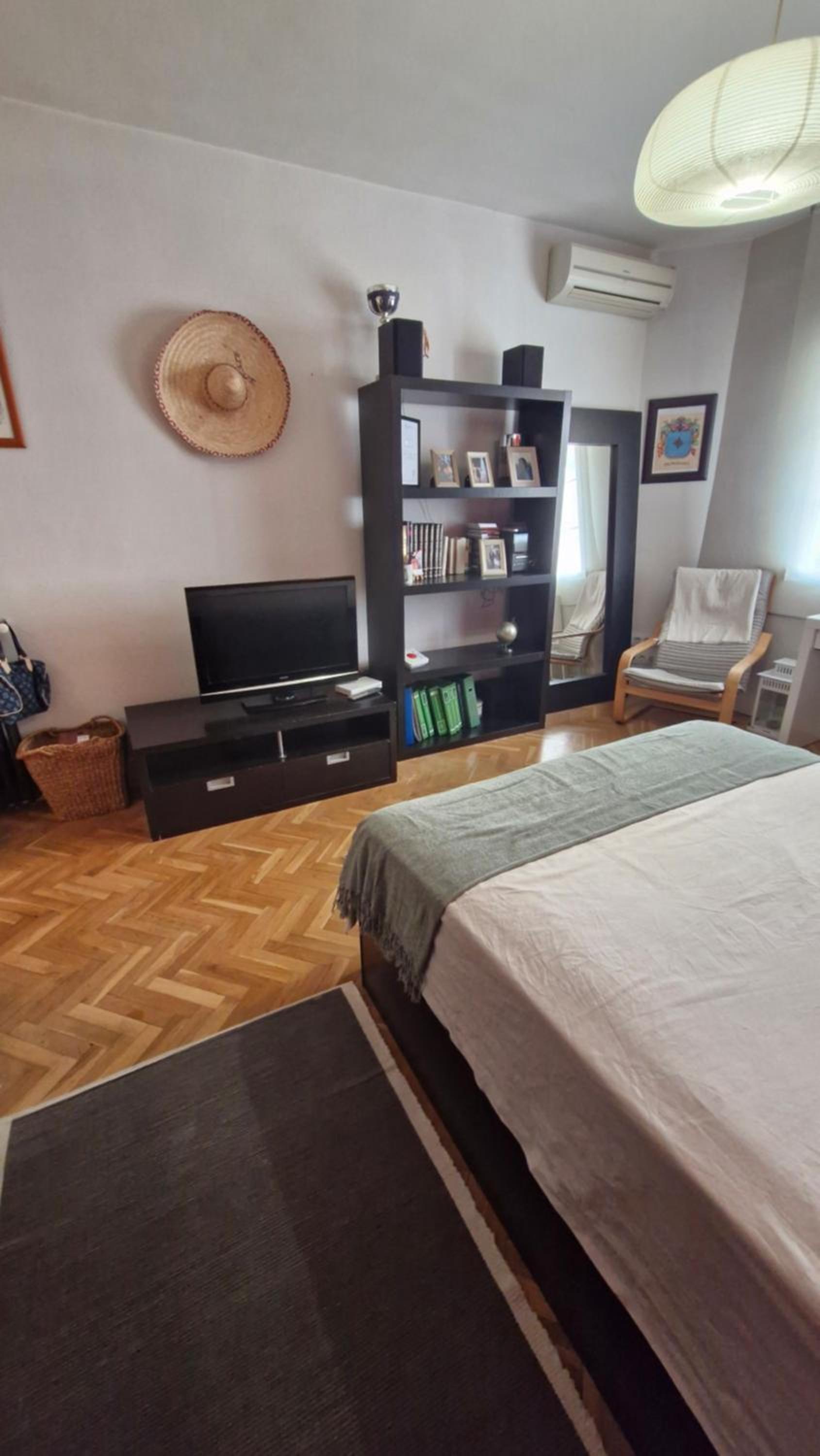 Standard Single Room with Shared Bathroom photo 3