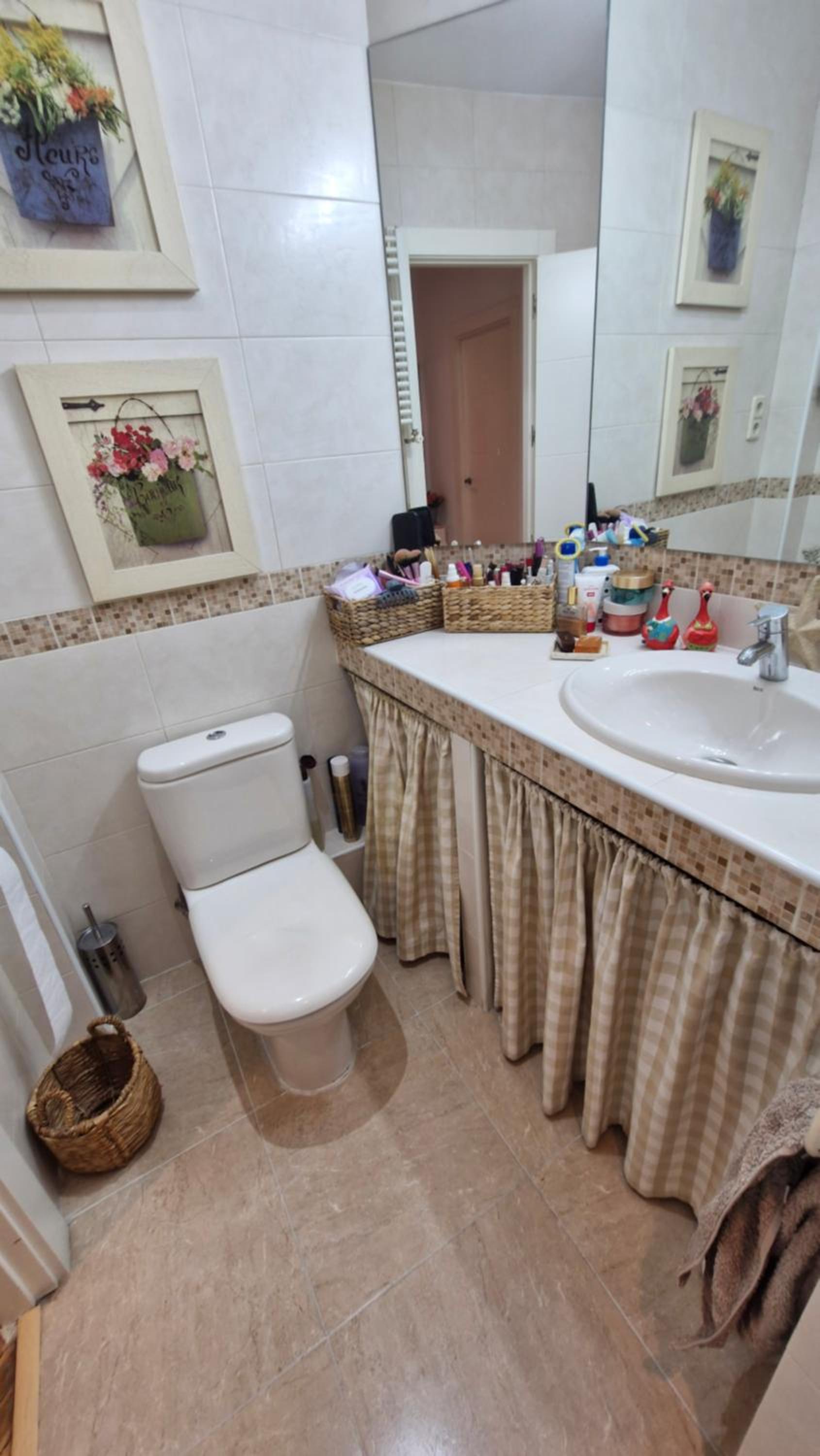 Standard Single Room with Shared Bathroom photo 2