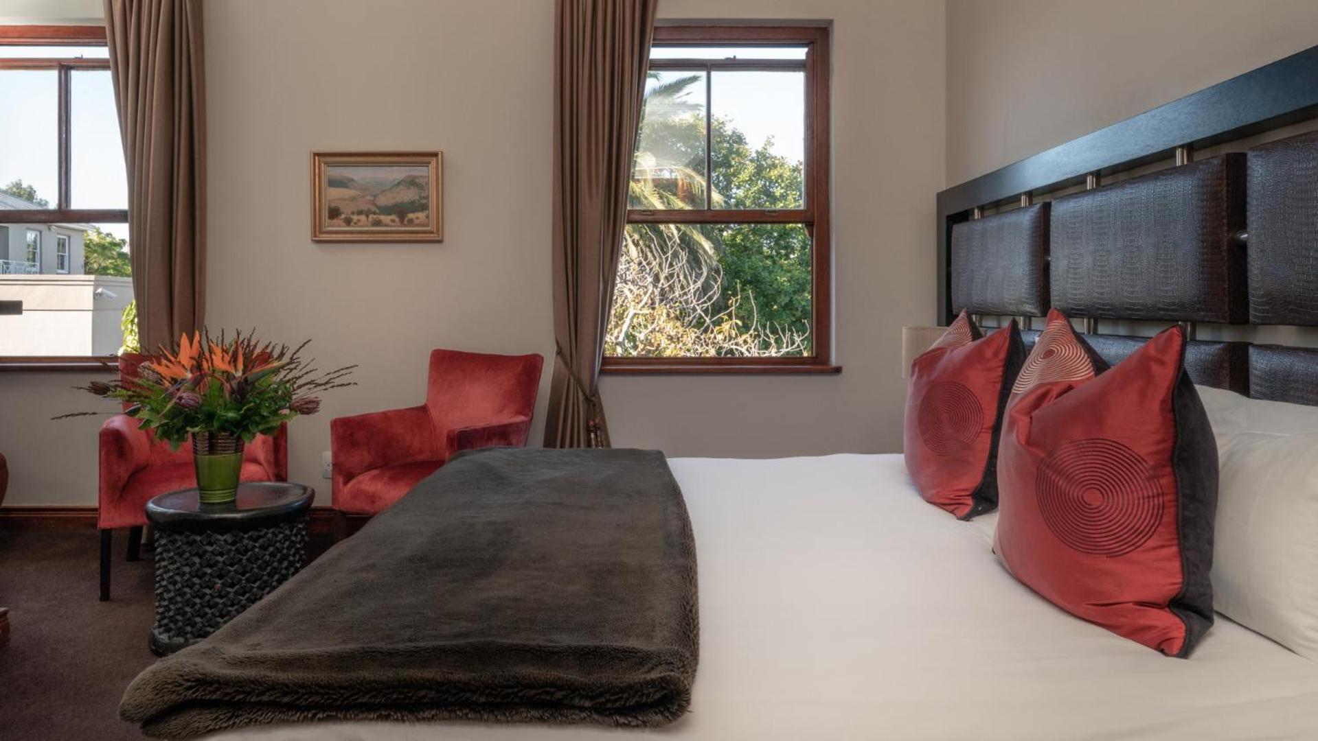 Standard Suite - Photo 4