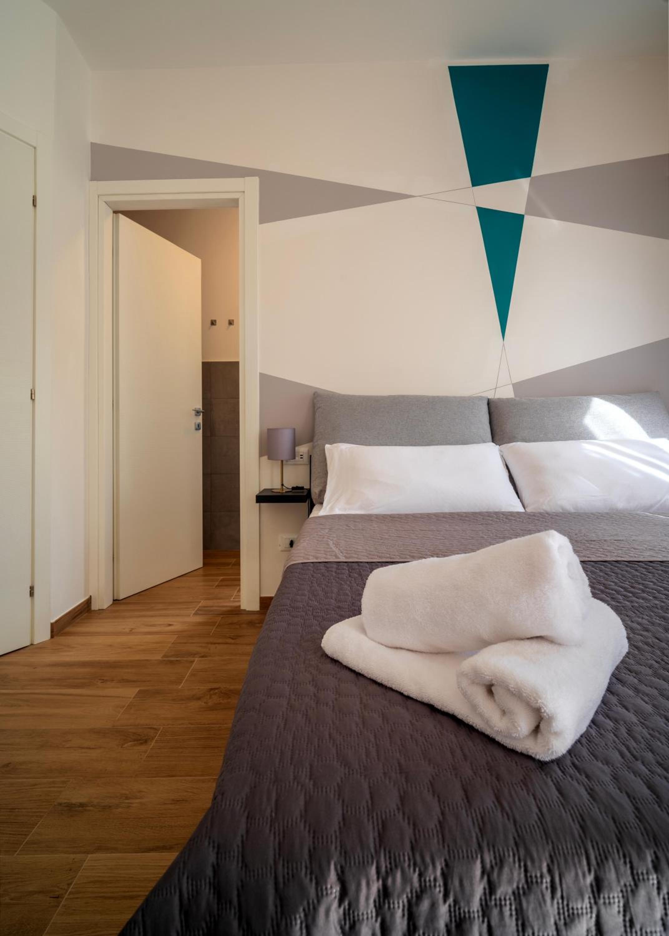 Large Double Room photo 1