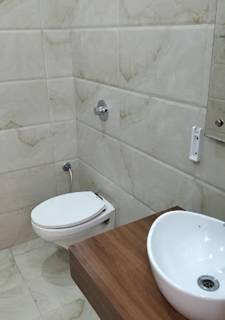 Double Room - Photo 8