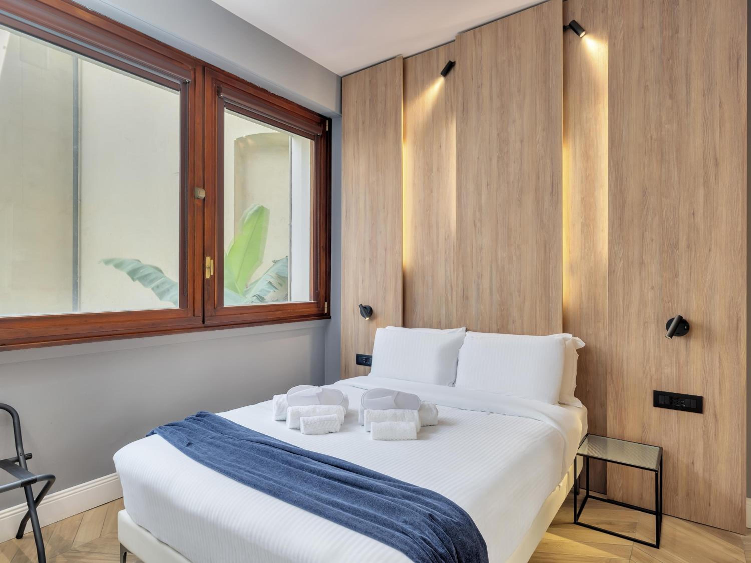 Superior Single Room thumbnail 5