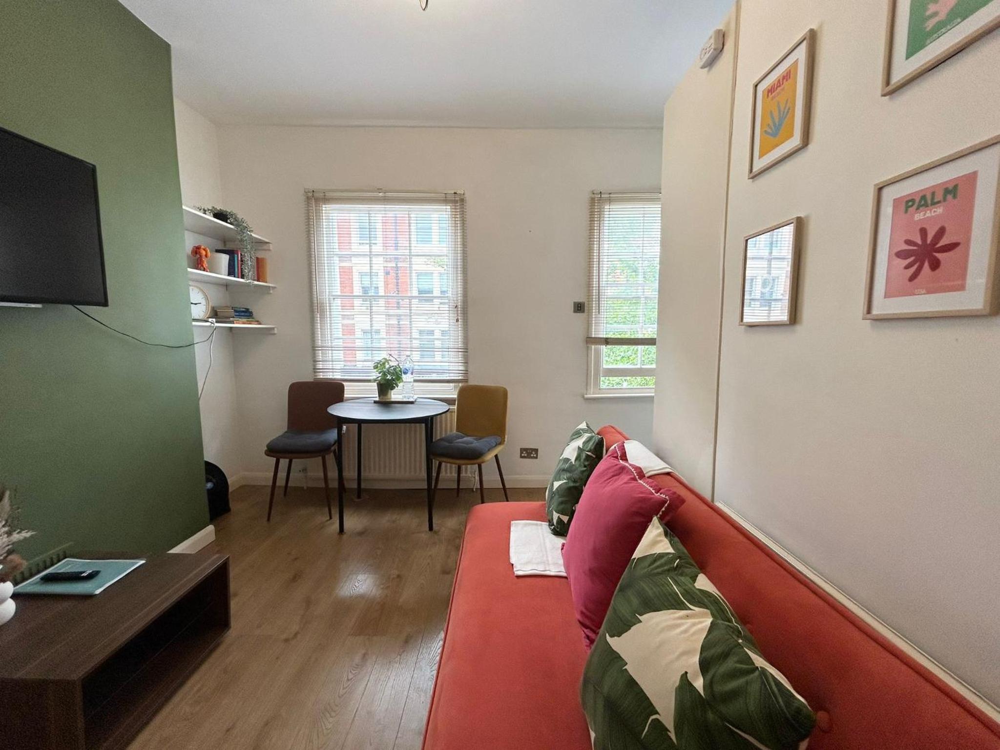 One-Bedroom Apartment photo 3