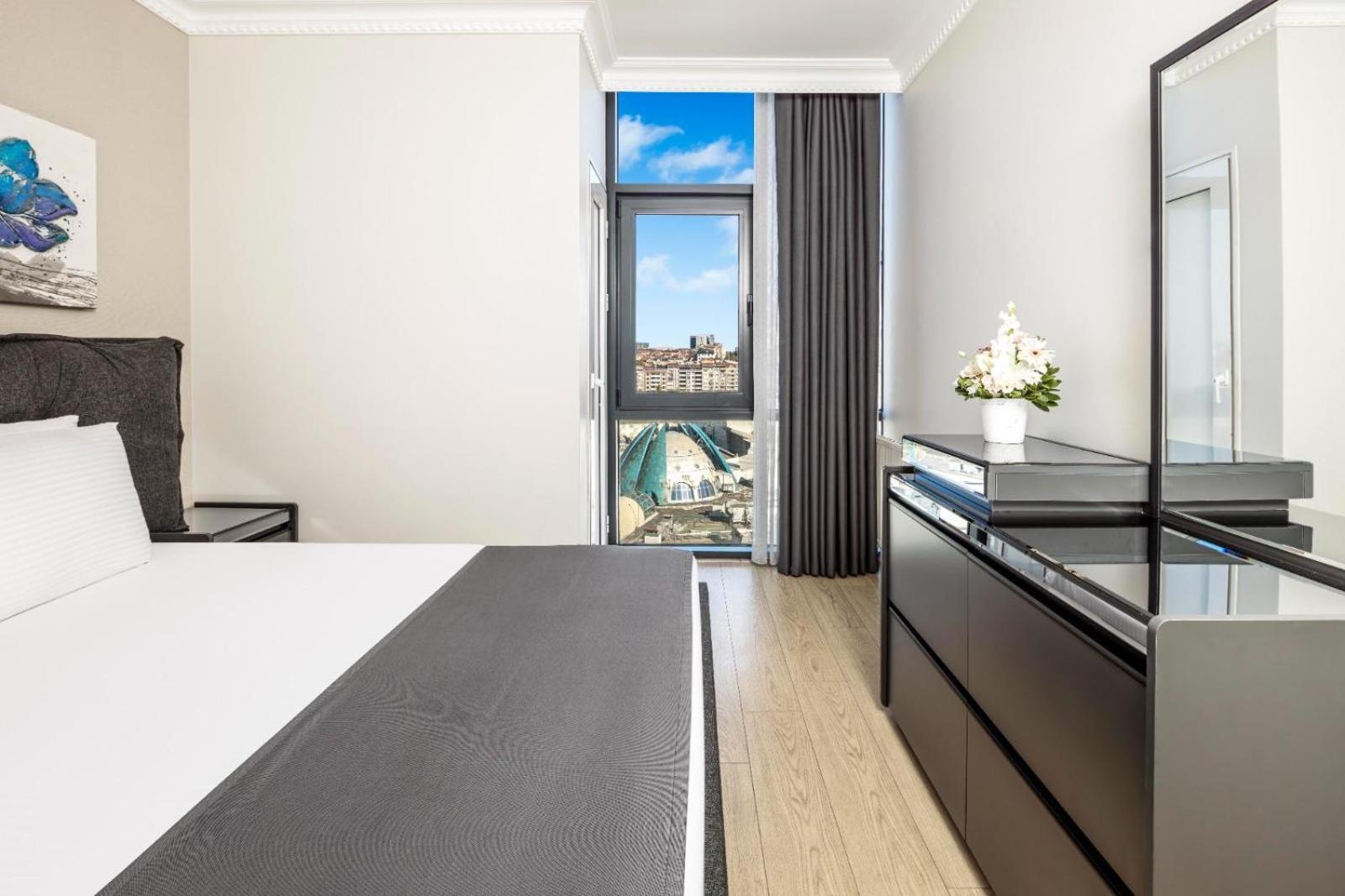  One Bedroom Apartment with City View photo 2