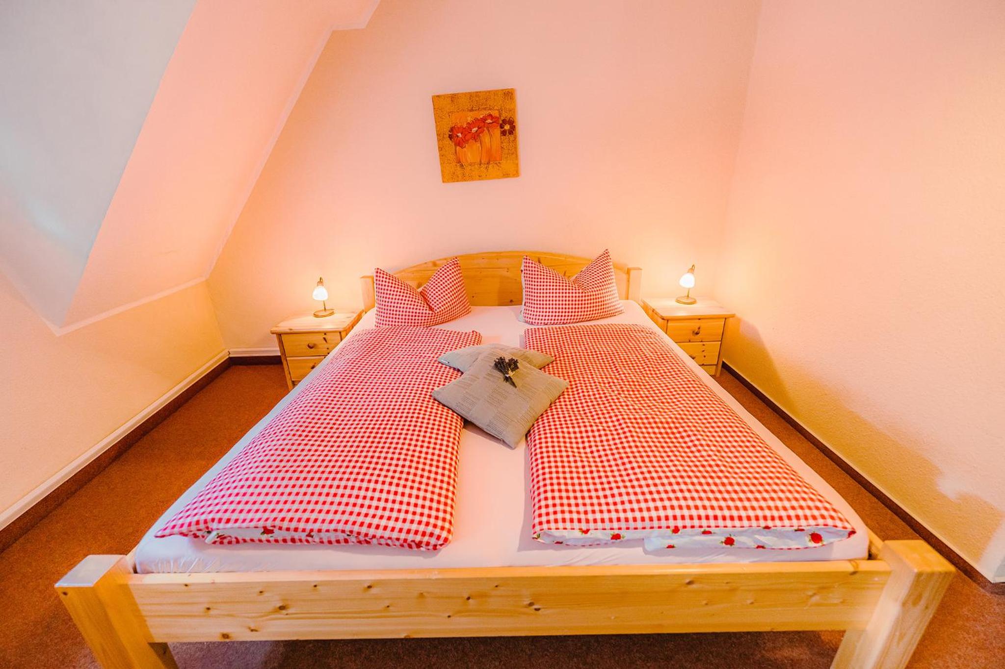 Double Room with Private Bathroom - Photo 2
