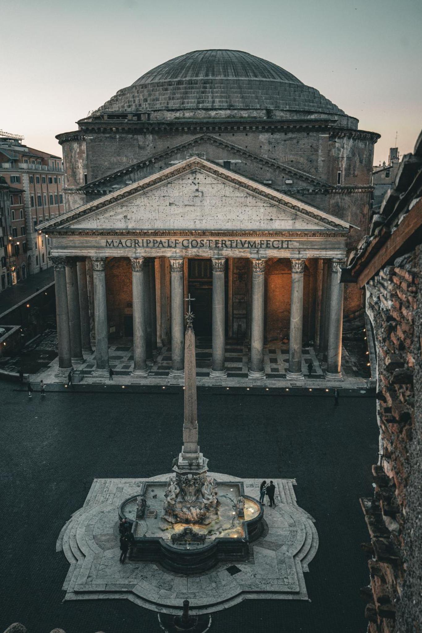 Suite Pantheon View Separate Building