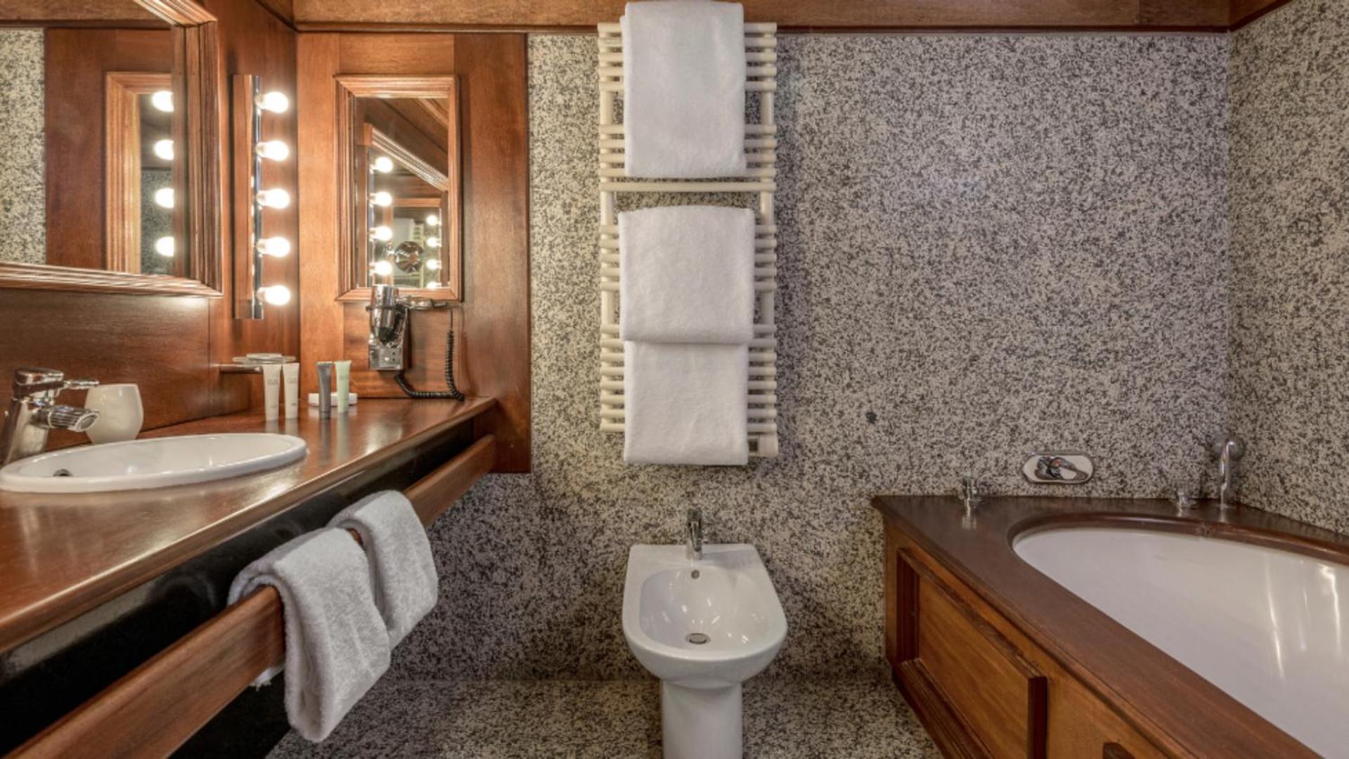  Prestige Suite photo 3