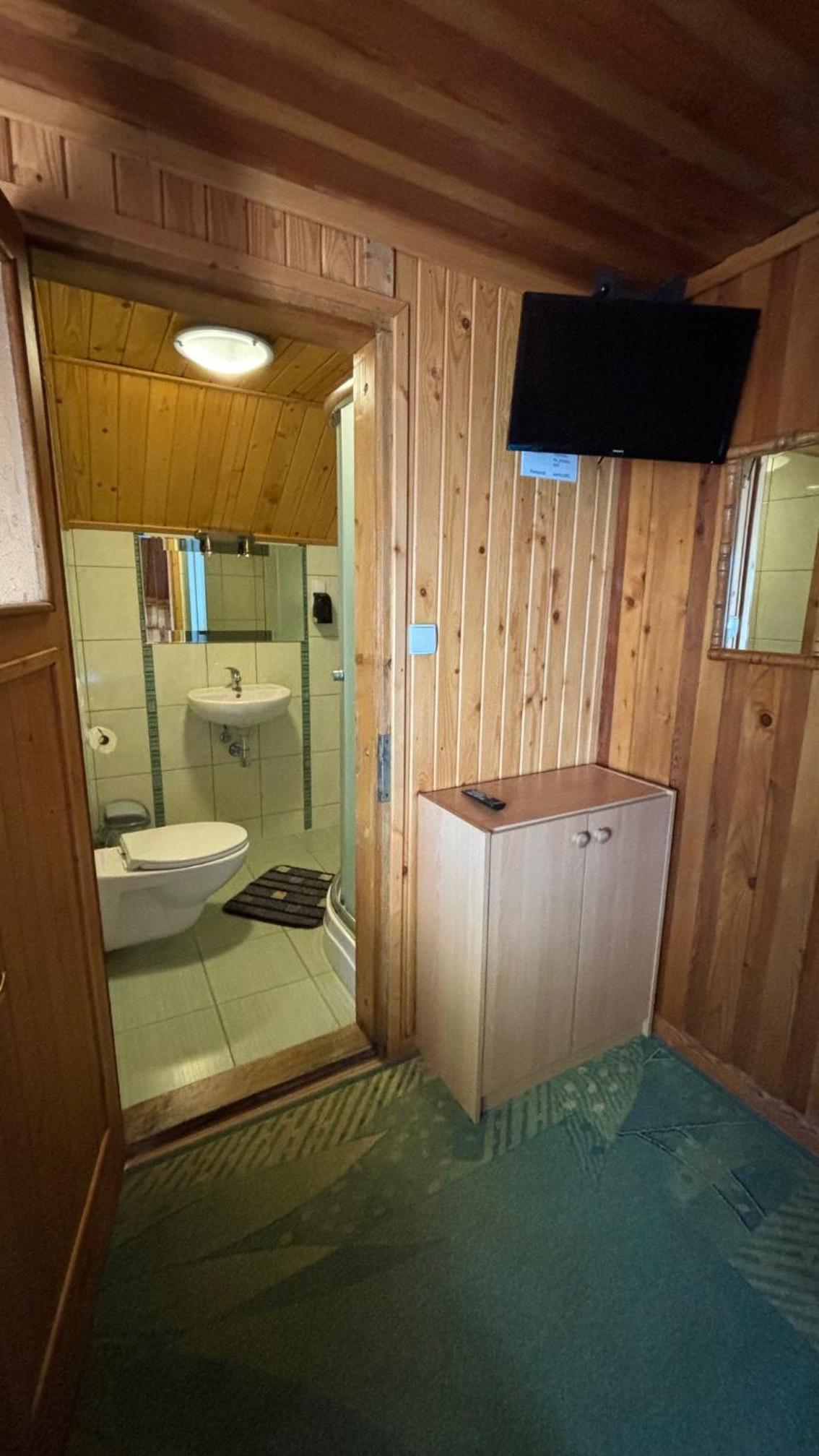 Small Double Room - Photo 2