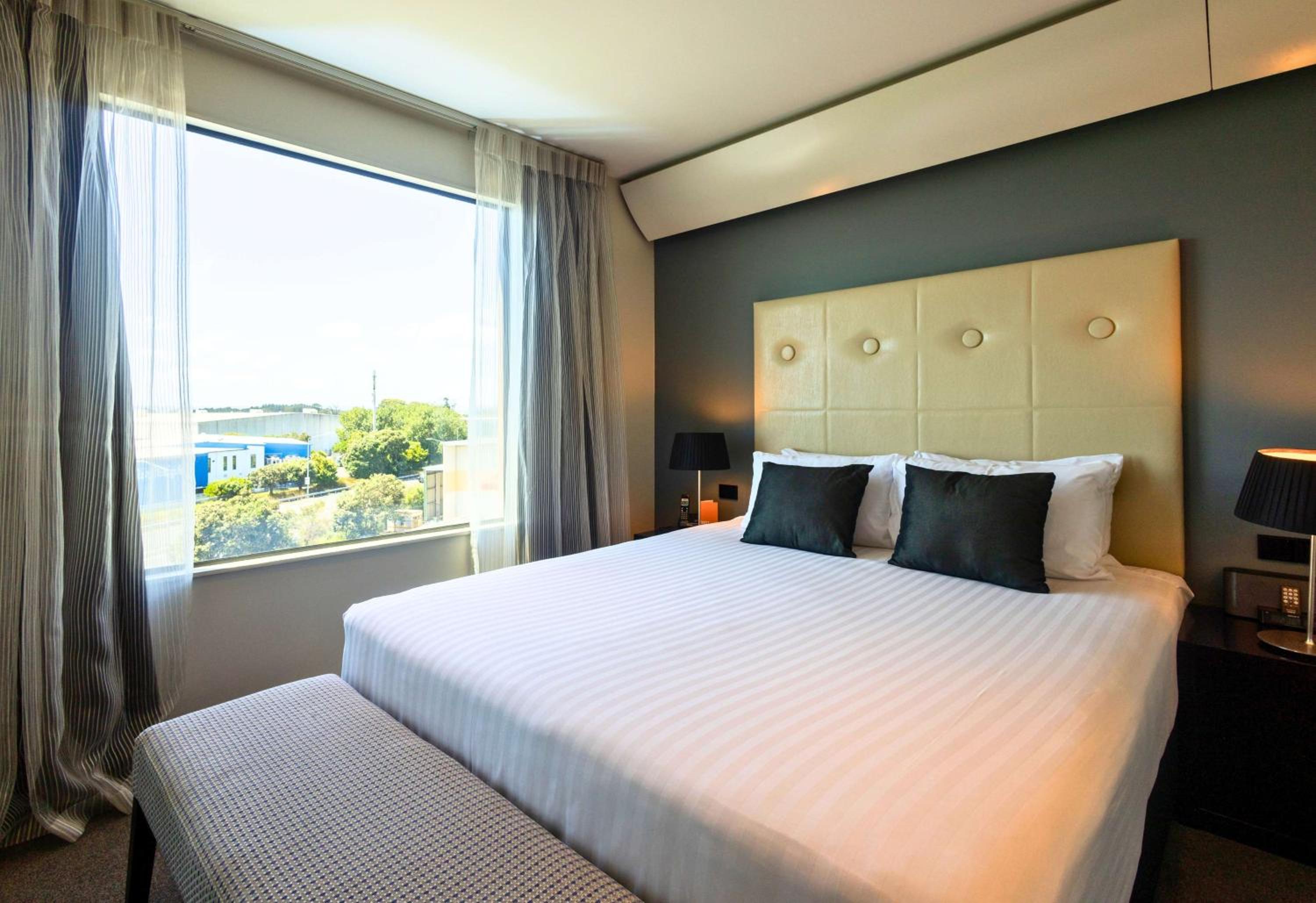 Premium Suite - Photo 1