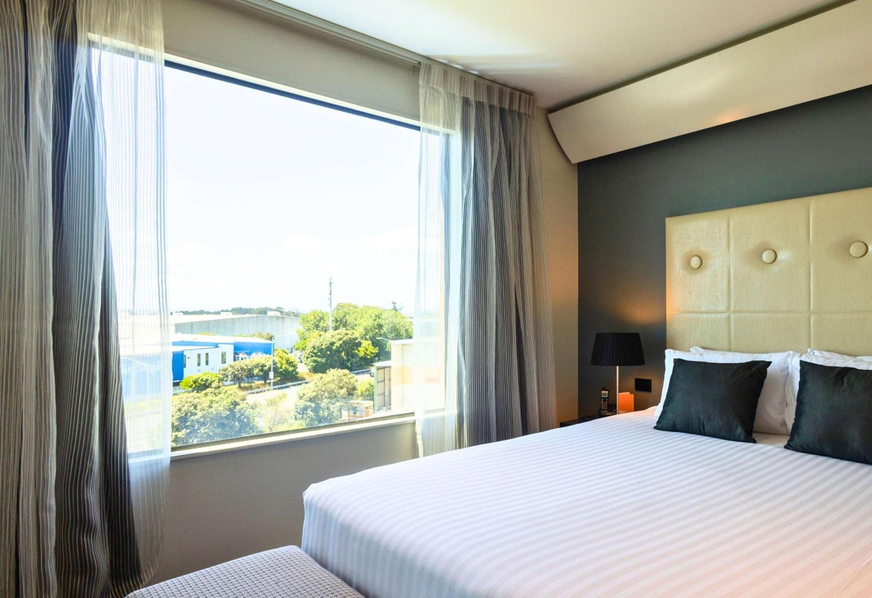 Premium Suite - Photo 3