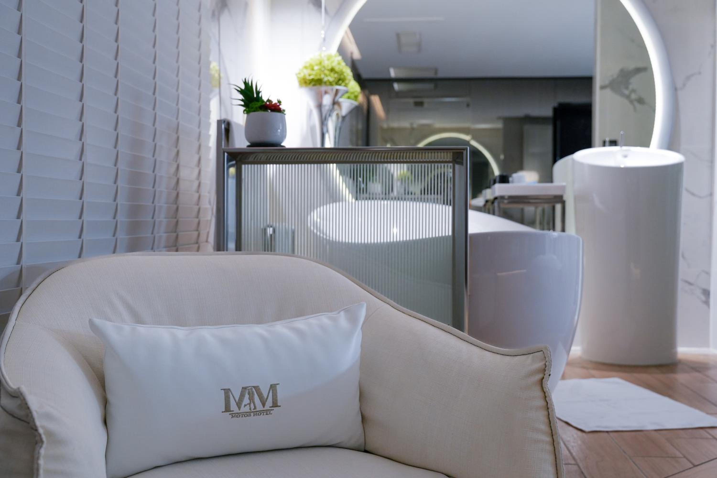 Superior Double Room with Spa Bath photo 3