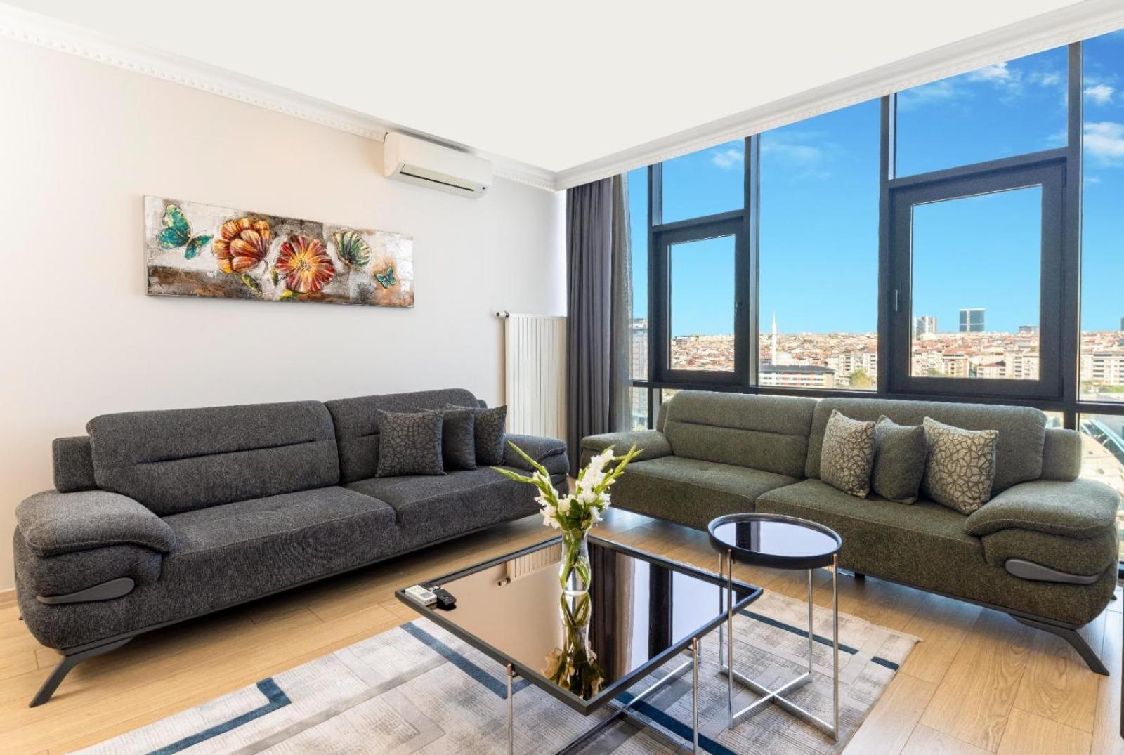  One Bedroom Apartment with City View photo 1