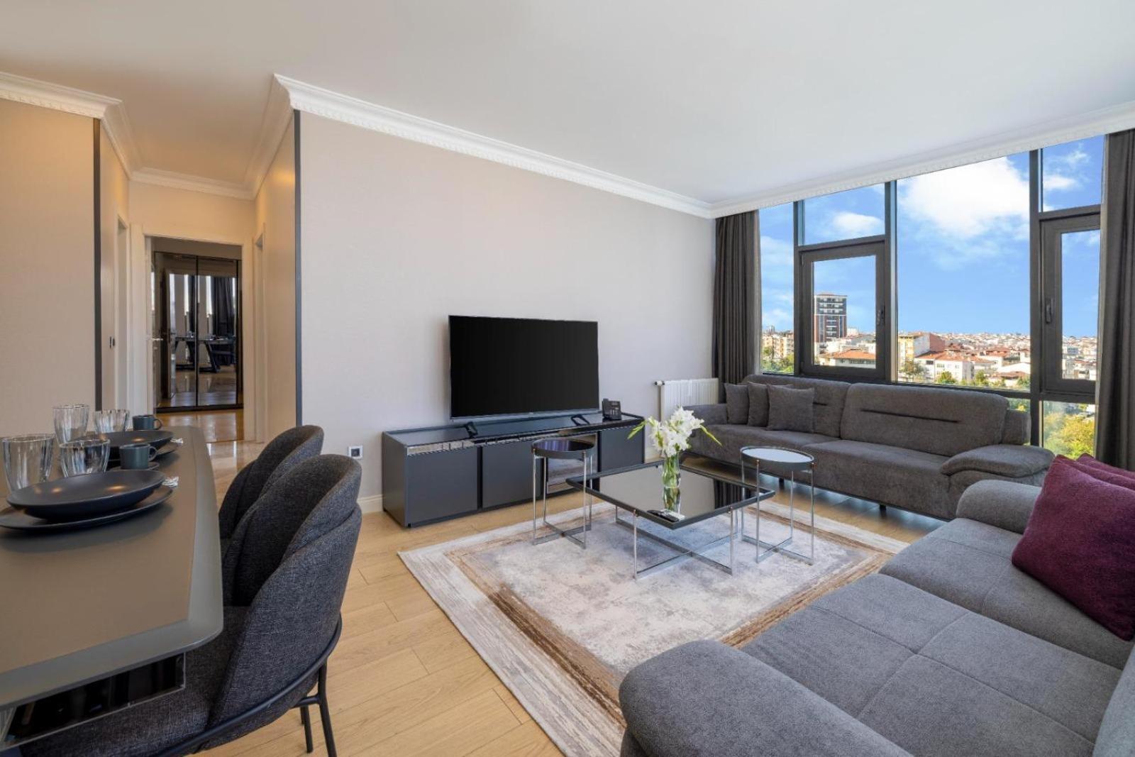 Two-Bedroom Apartment with city view photo 3