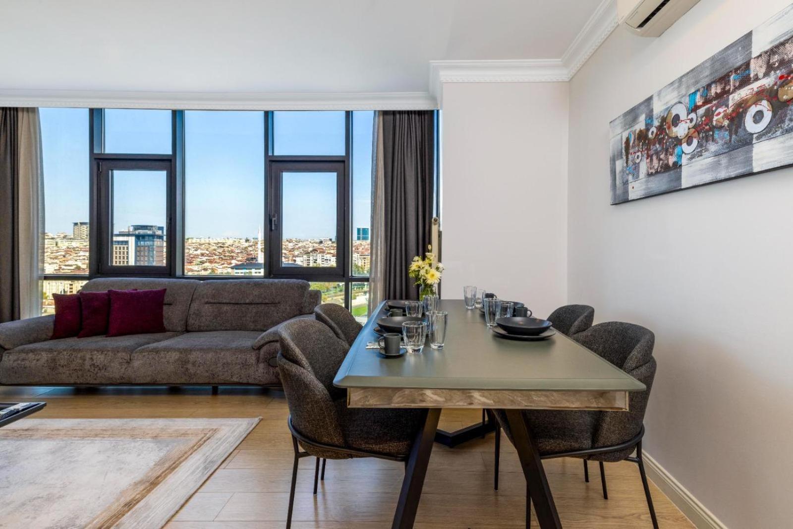 Two-Bedroom Apartment with city view photo 1