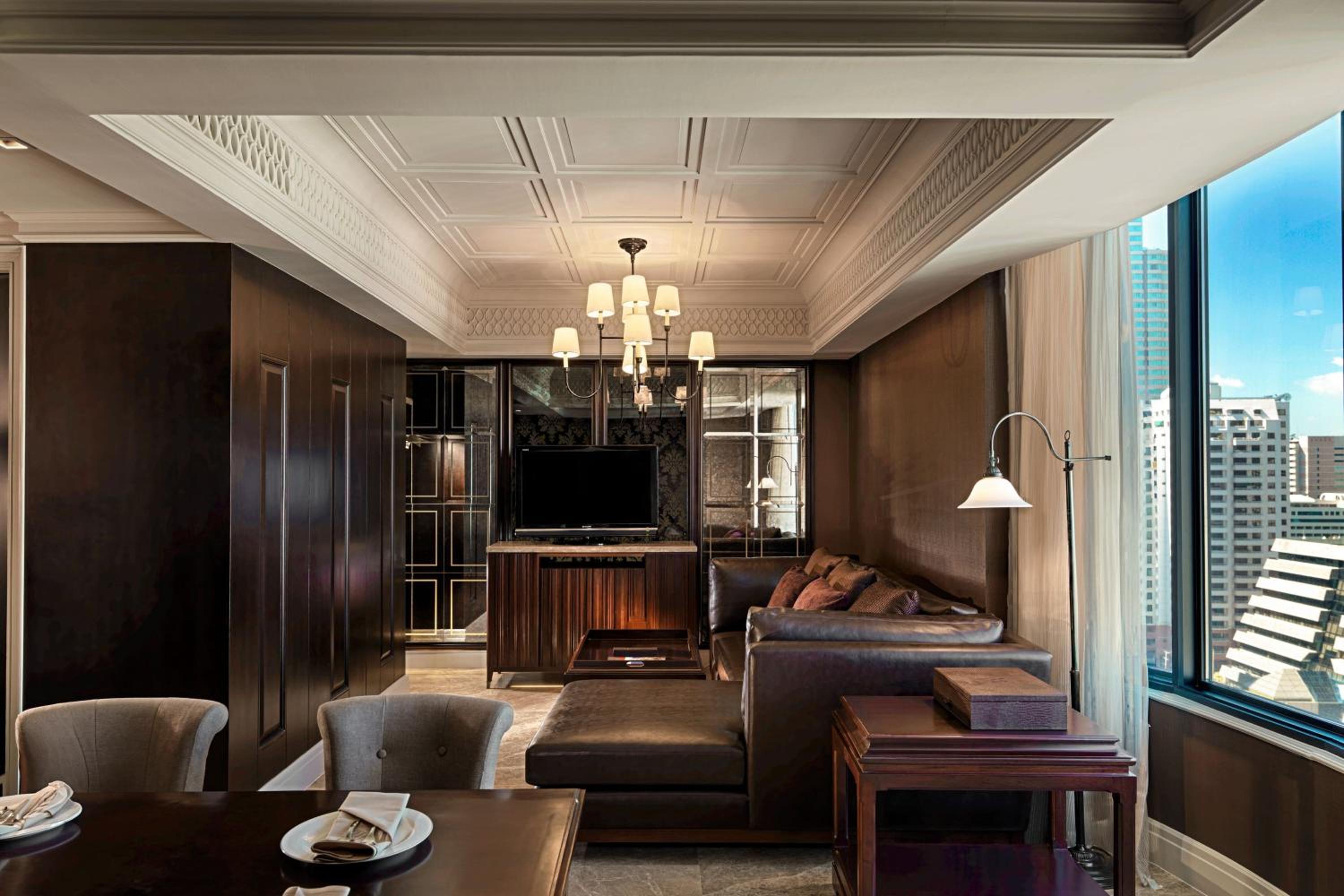 Dusid One-Bedroom Duplex King Suite - Club Benefits photo 3