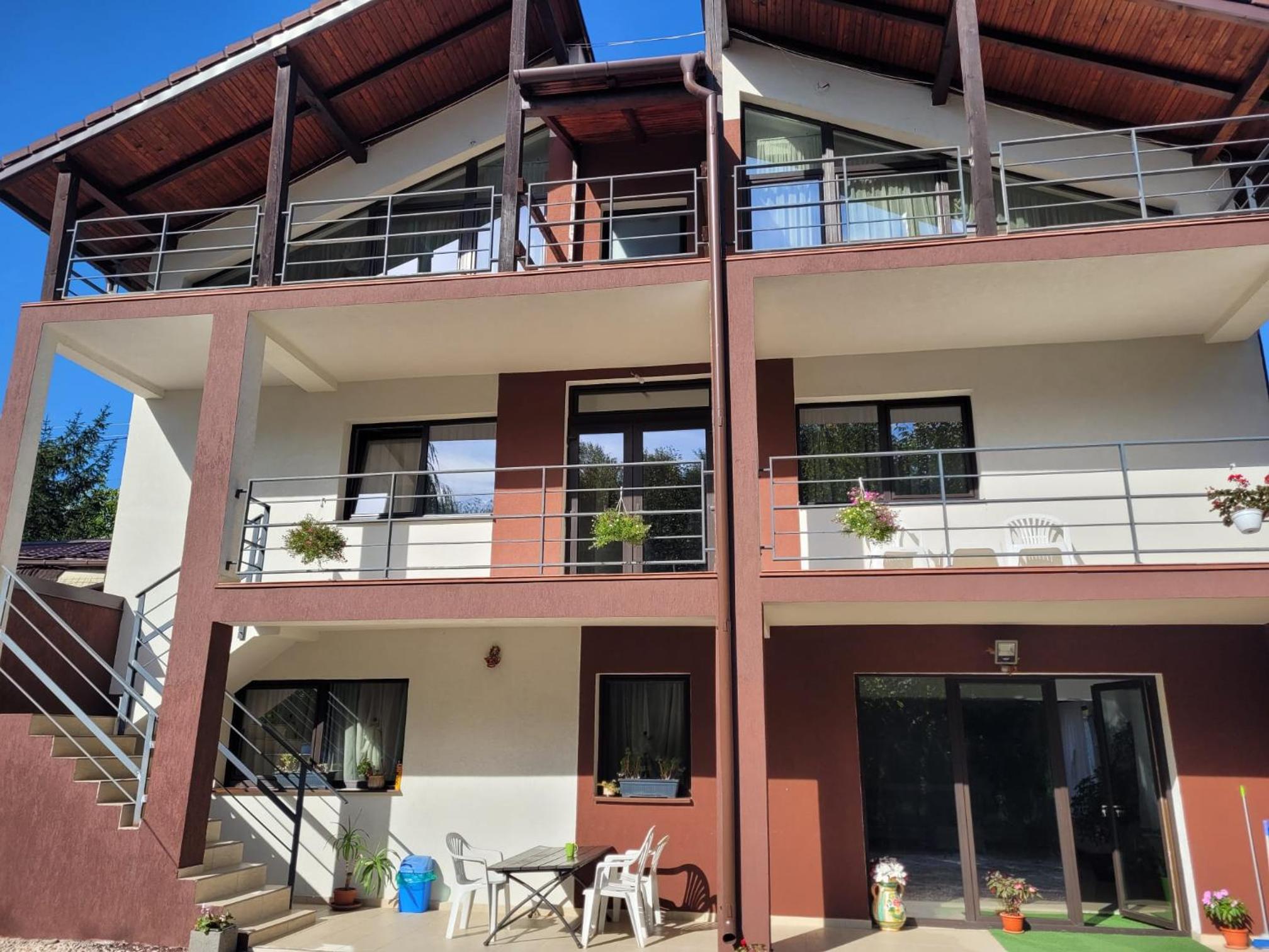 Villa photo 2