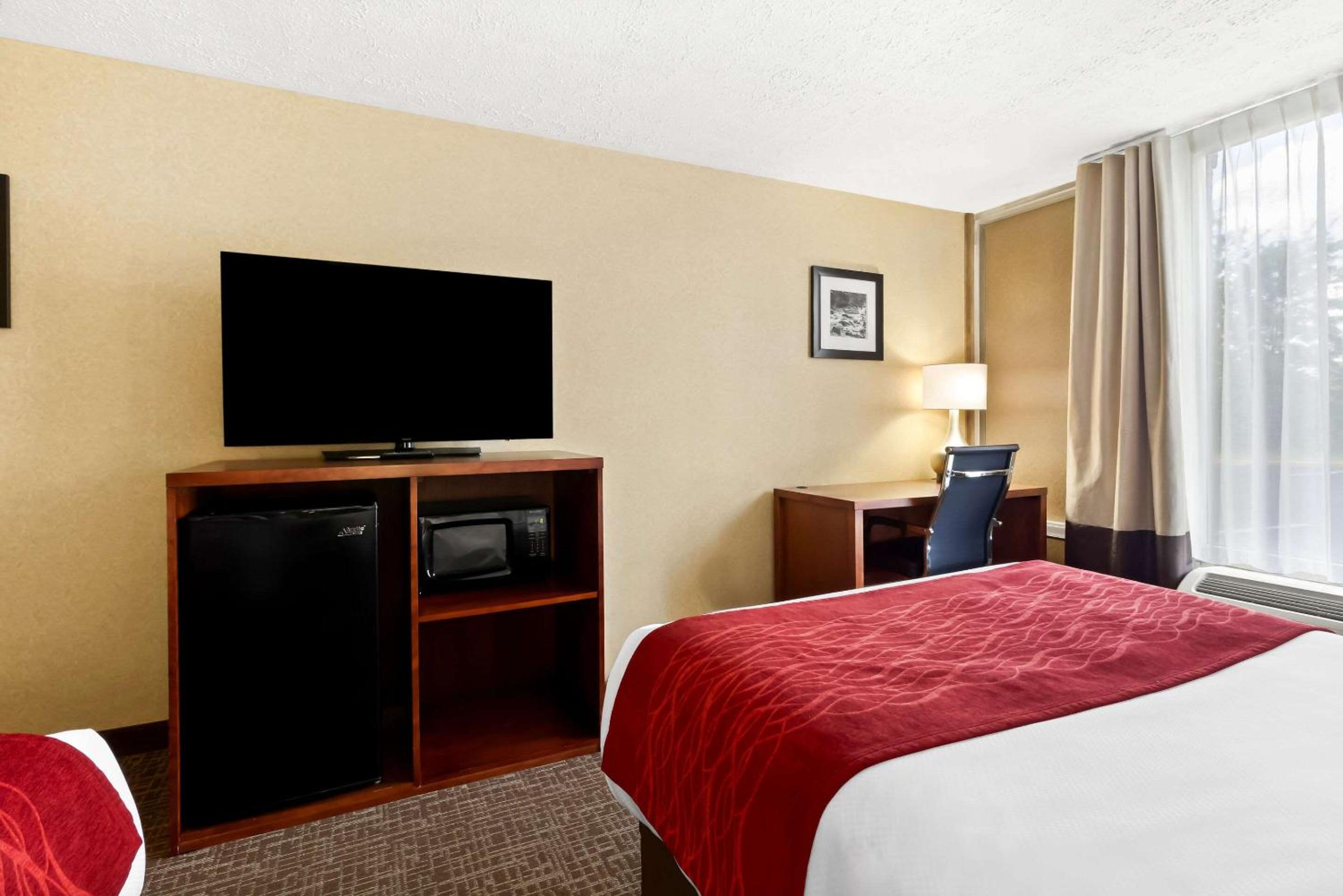 Double Room with Tub - Non Smoking photo 3