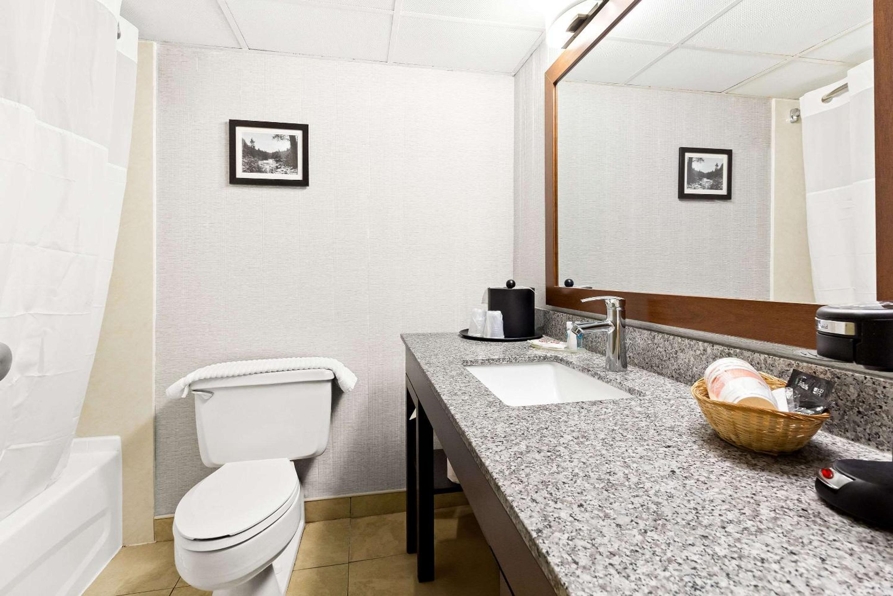 Double Room with Tub - Non Smoking photo 2