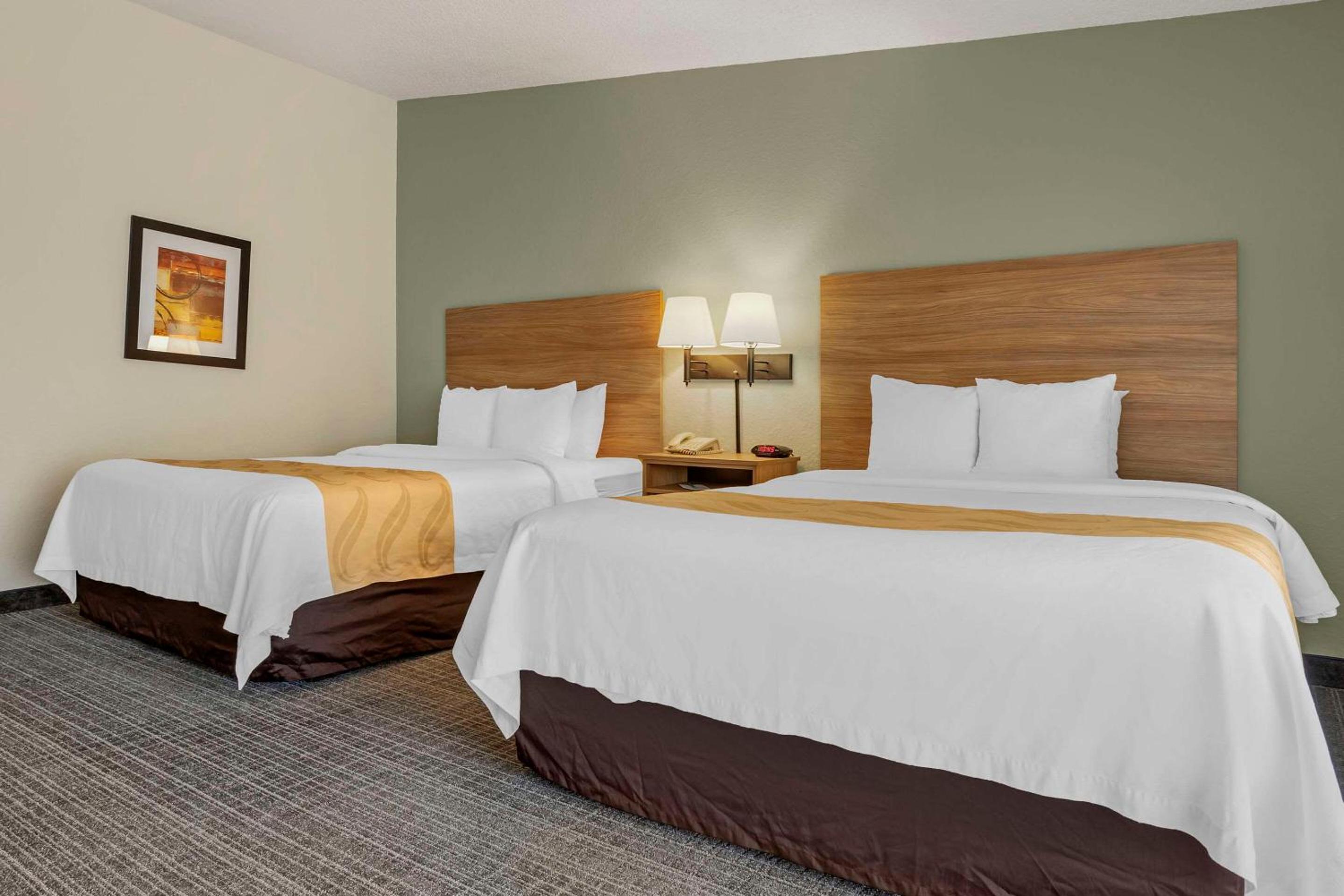 Queen Suite with Two Queen Beds - Non-Smoking - Photo 1