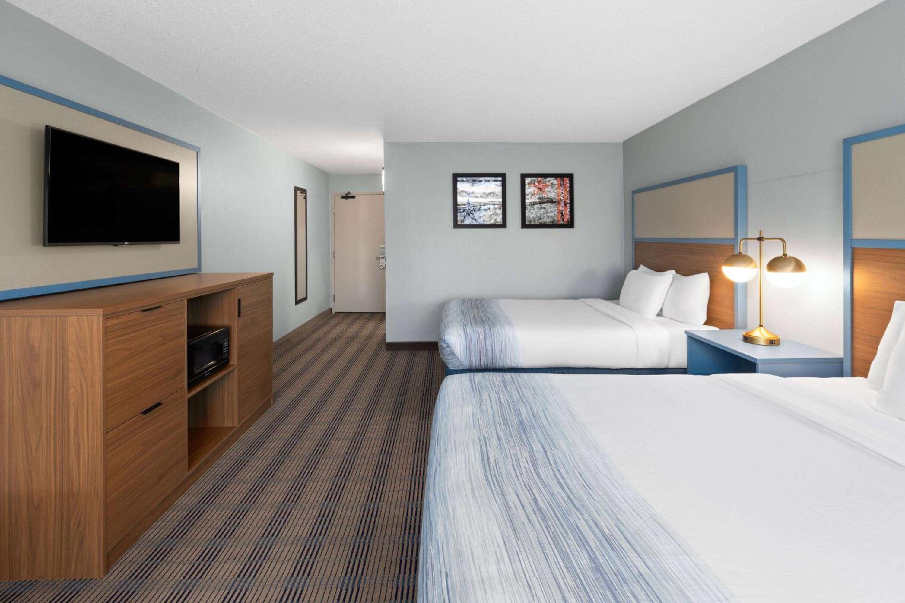 Deluxe Queen Room with Two Queen Beds - Second Floor/Non-Smoking photo 1