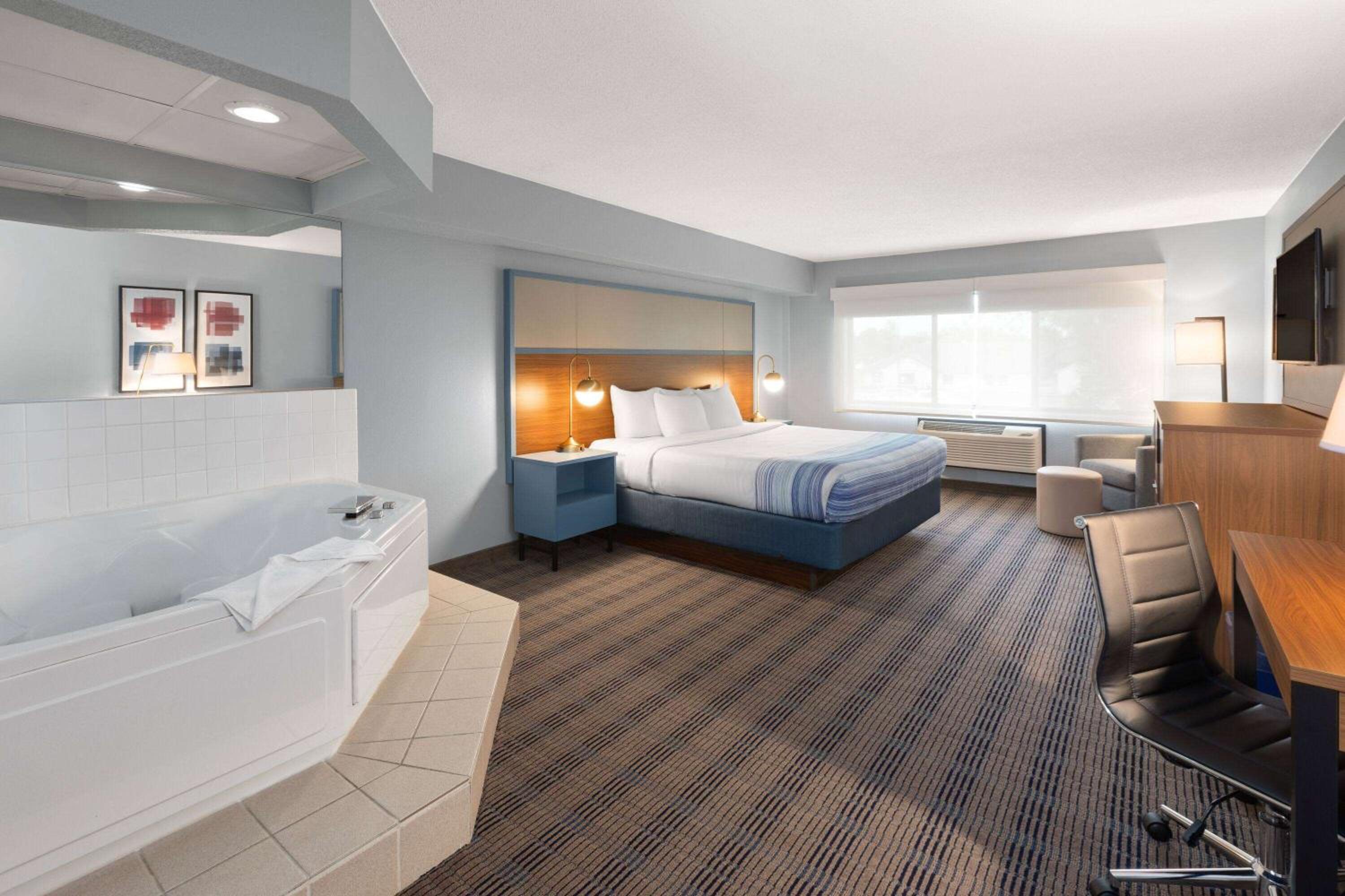 King Studio Suite - Second Floor/Non-Smoking photo 1