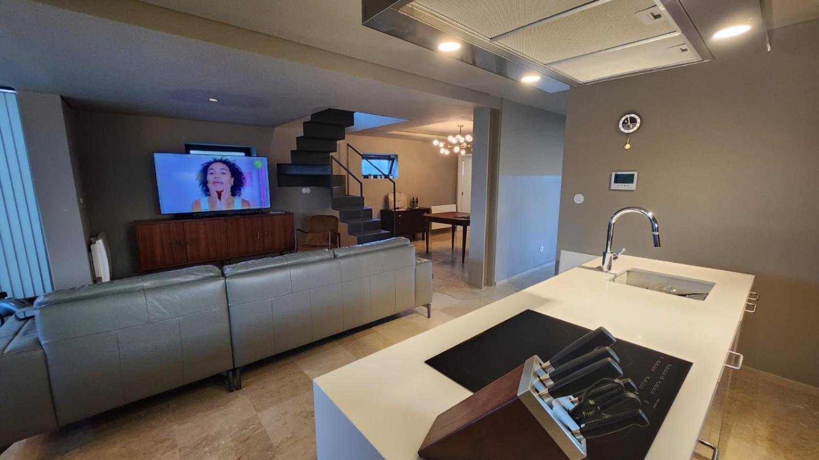 Three-Bedroom House photo 2
