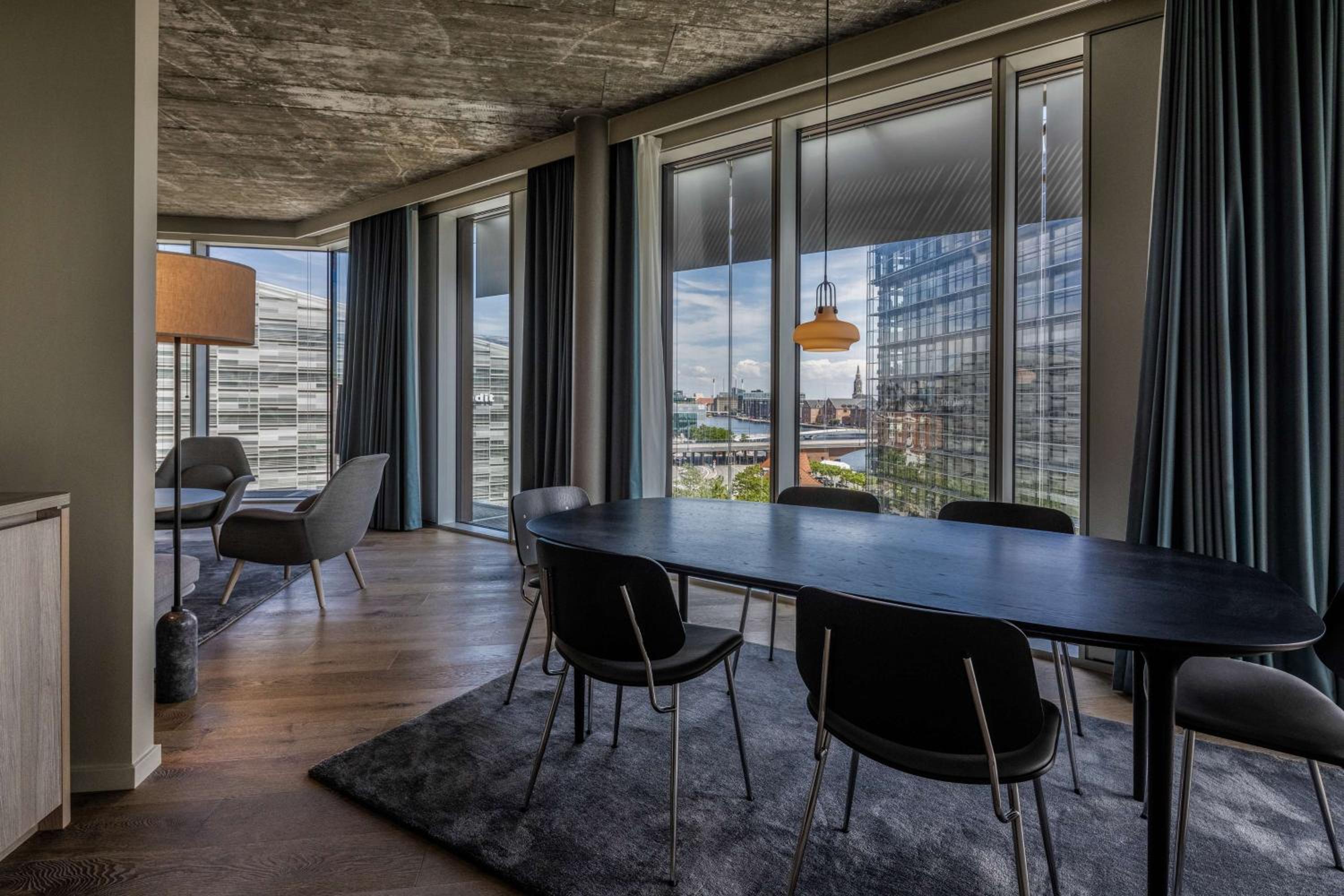 Executive Suite - Wellness and pool access excluded