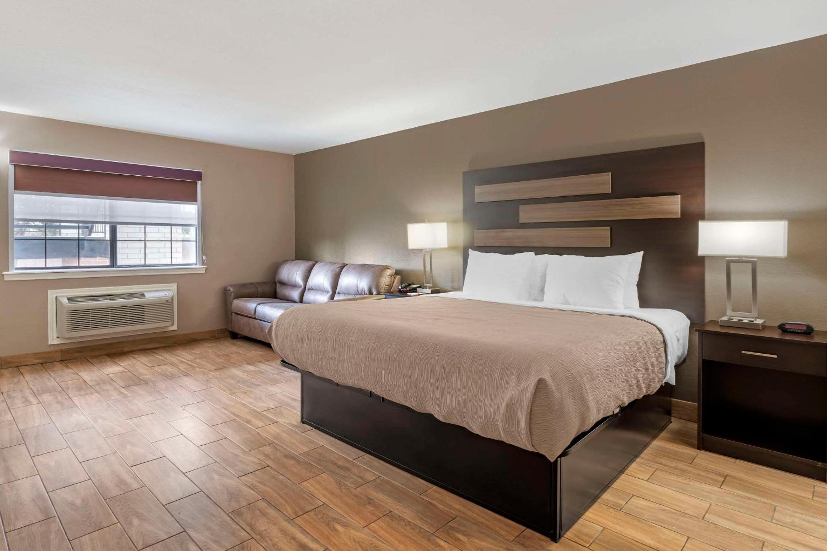 King Room - Disability Access/Non Smoking  - Photo 2