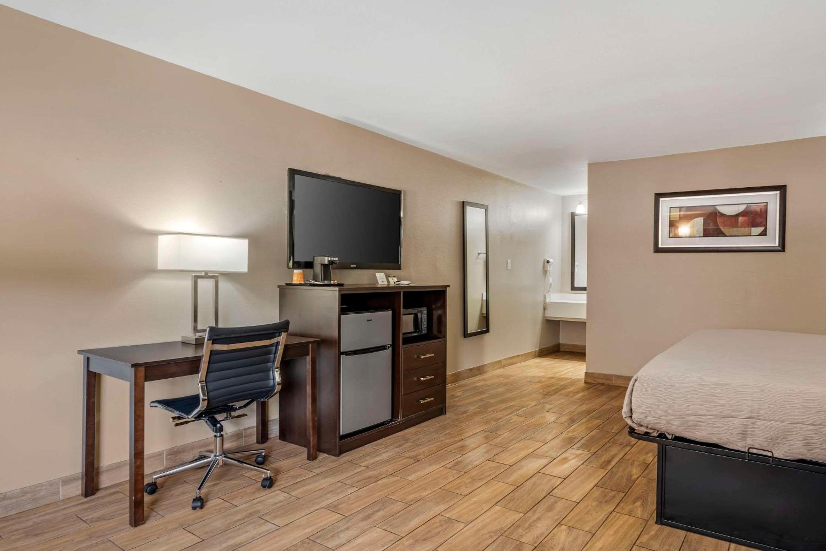 King Room - Disability Access/Non Smoking  - Photo 1
