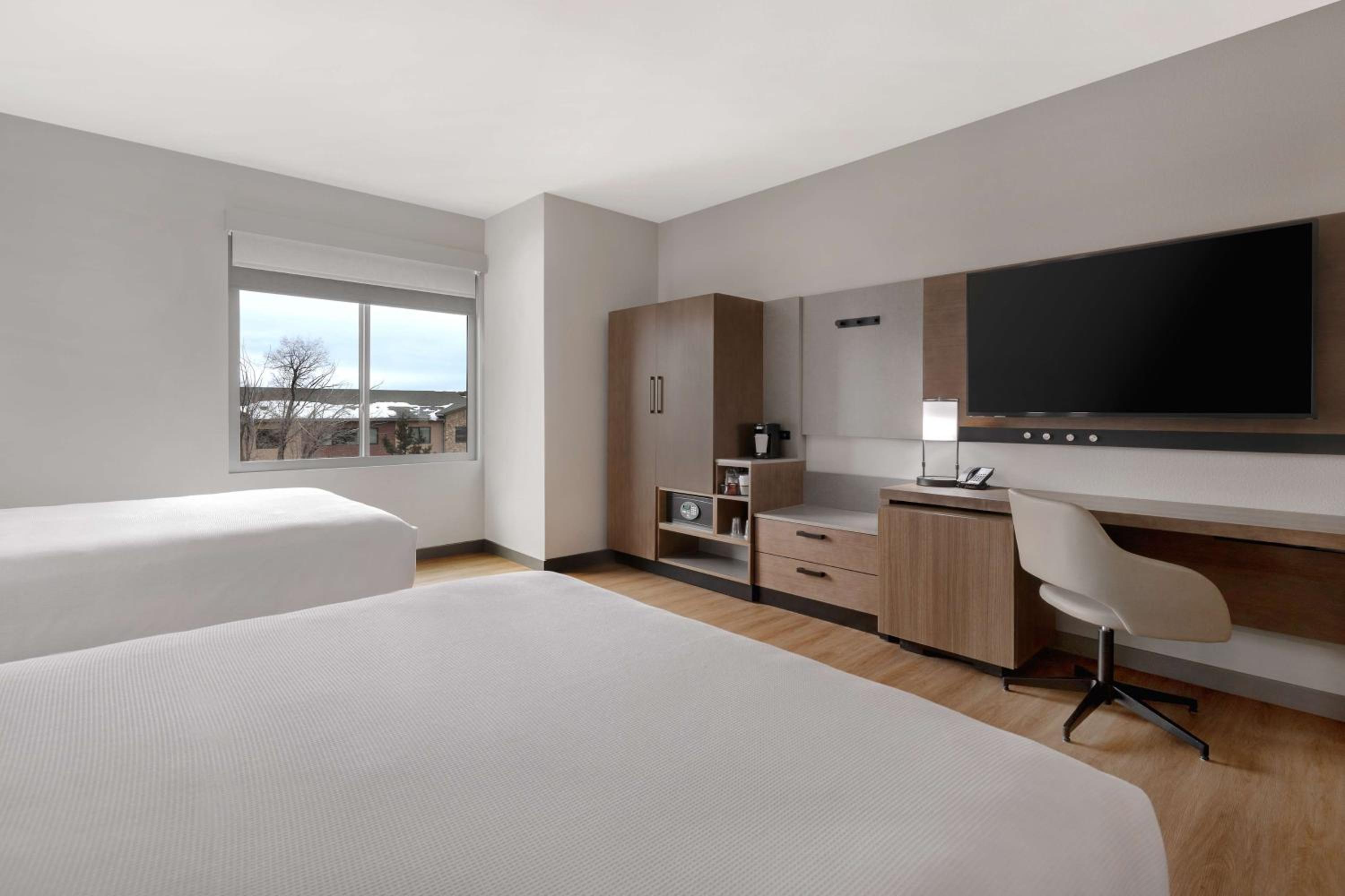 Queen Room with Two Queen Beds and Sofa Bed - High Floor - Photo 1